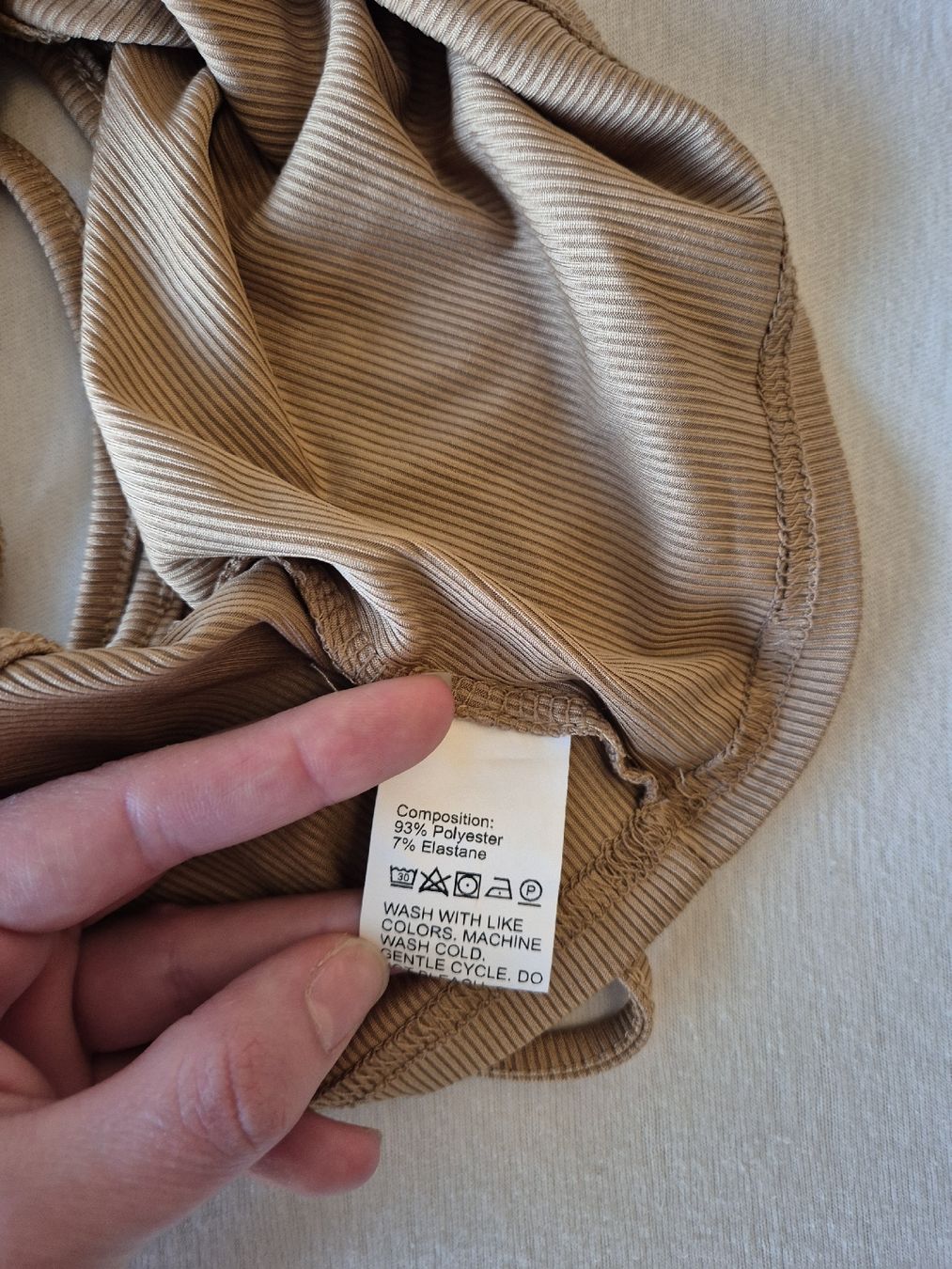 Top: Ockerfarbenes Croptop – Usato da Schlieren venduto da nat_76vd 3