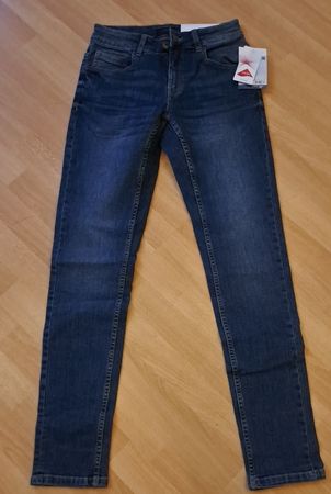 Damen Jeans Grösse 36 - Neu mit Etikett, tolle Waschung