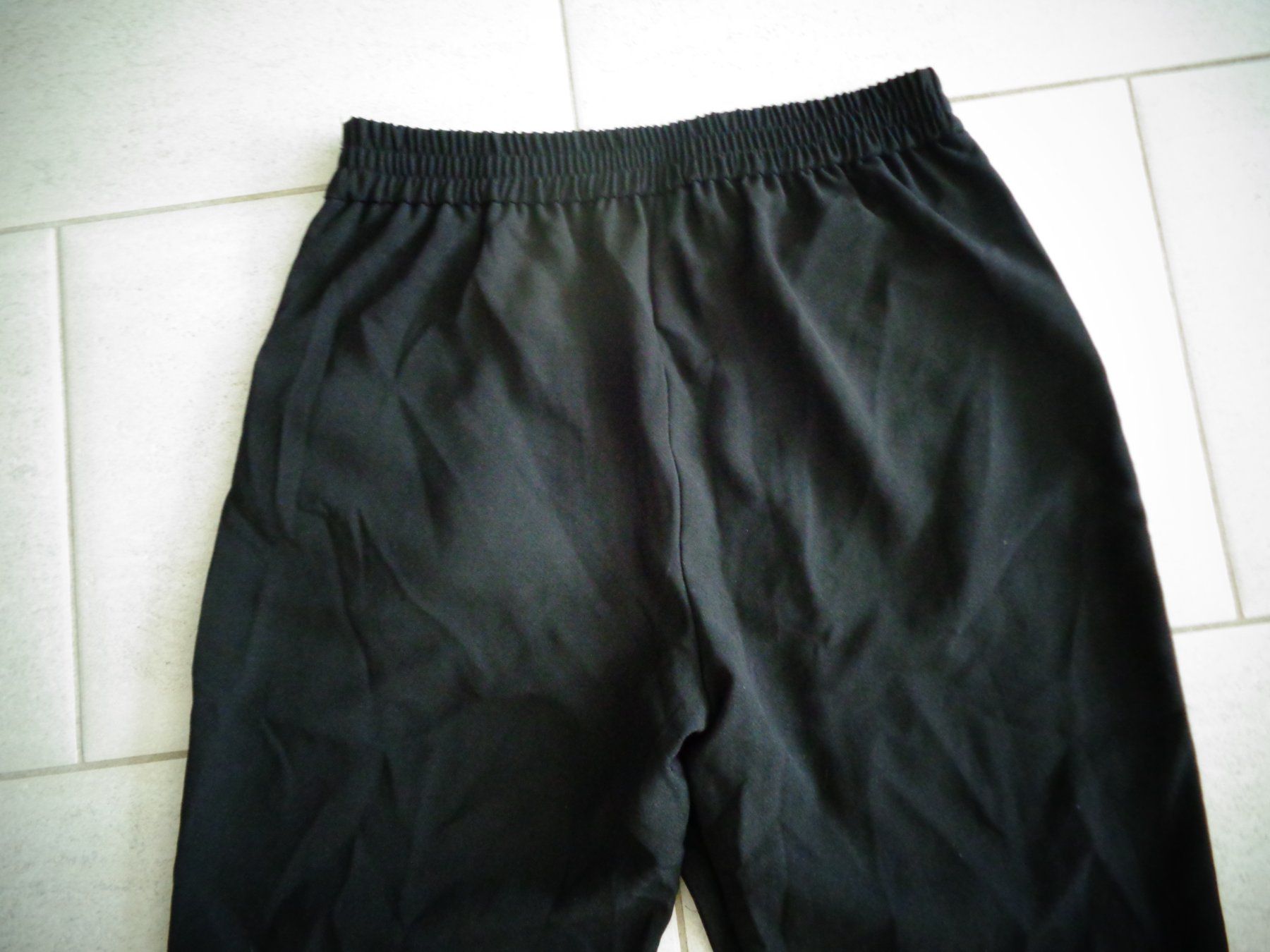 Hosen: HOSE DAMEN GR.S NEUWERTIG – Neu (gemäss Beschreibung) aus Rotkreuz von Samballi 3