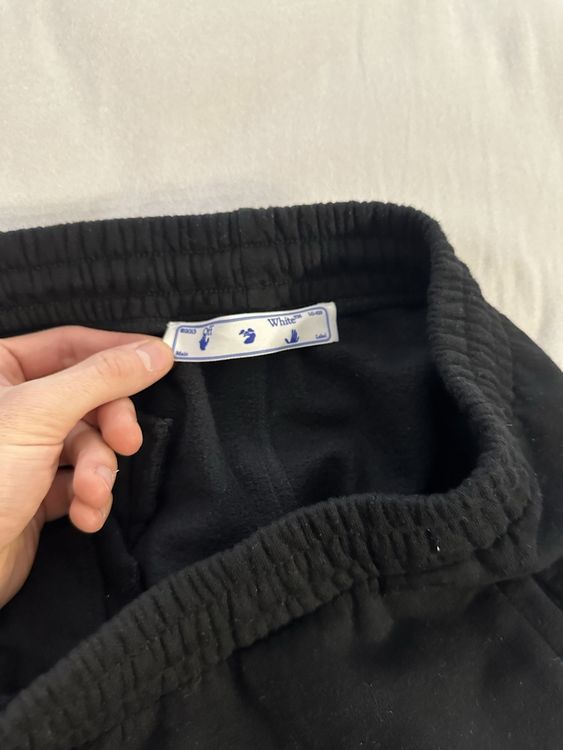 Off-White Pantaloni: Off White Shorts – Nuovo (secondo la descrizione) da Freienbach venduto da casciatoalessandro 2