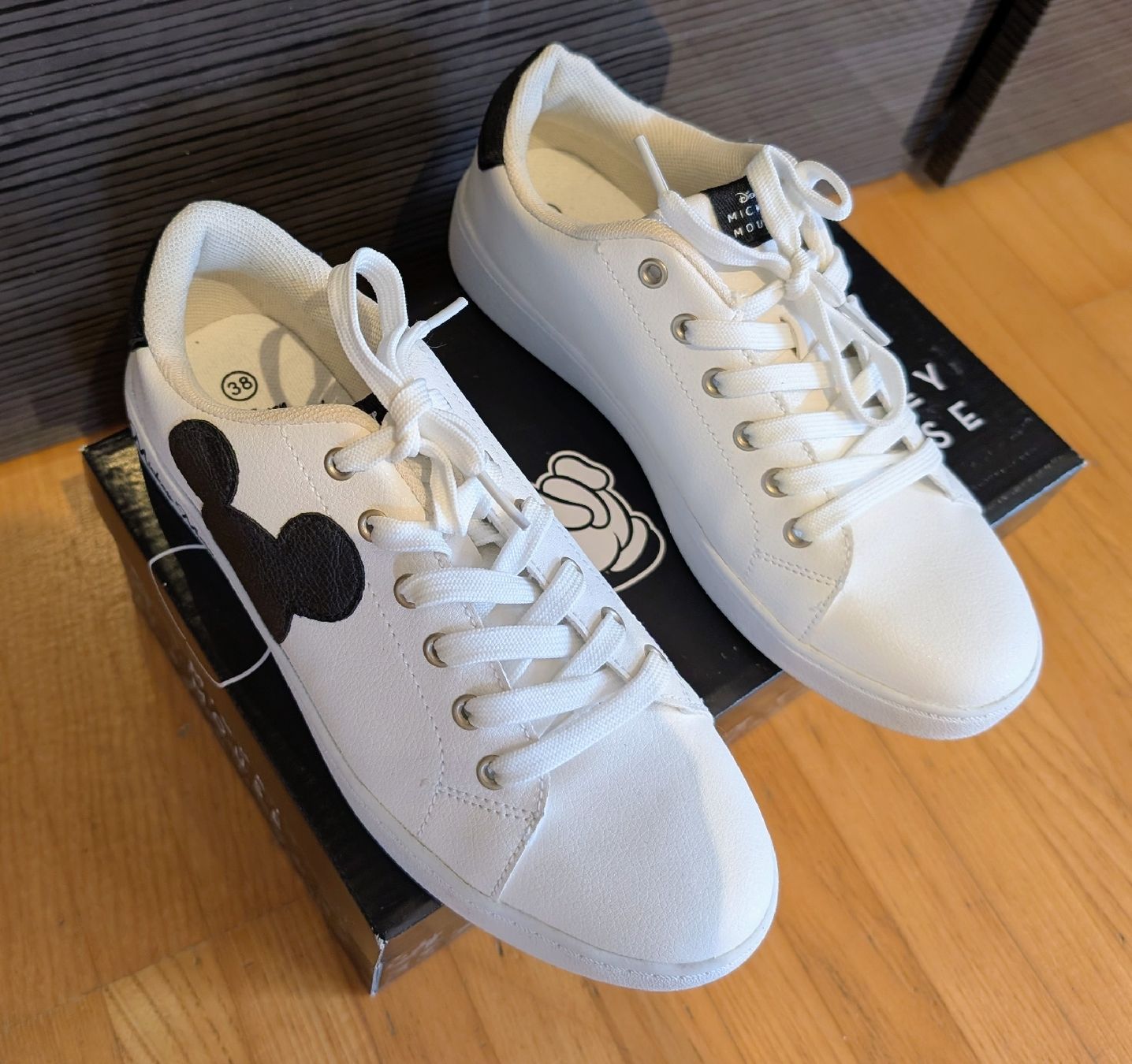 Scarpe da donna: Damenschuh Mickey Mouse Grösse 38 – Nuovo (secondo la descrizione) da Lenzburg venduto da RockTickets 1