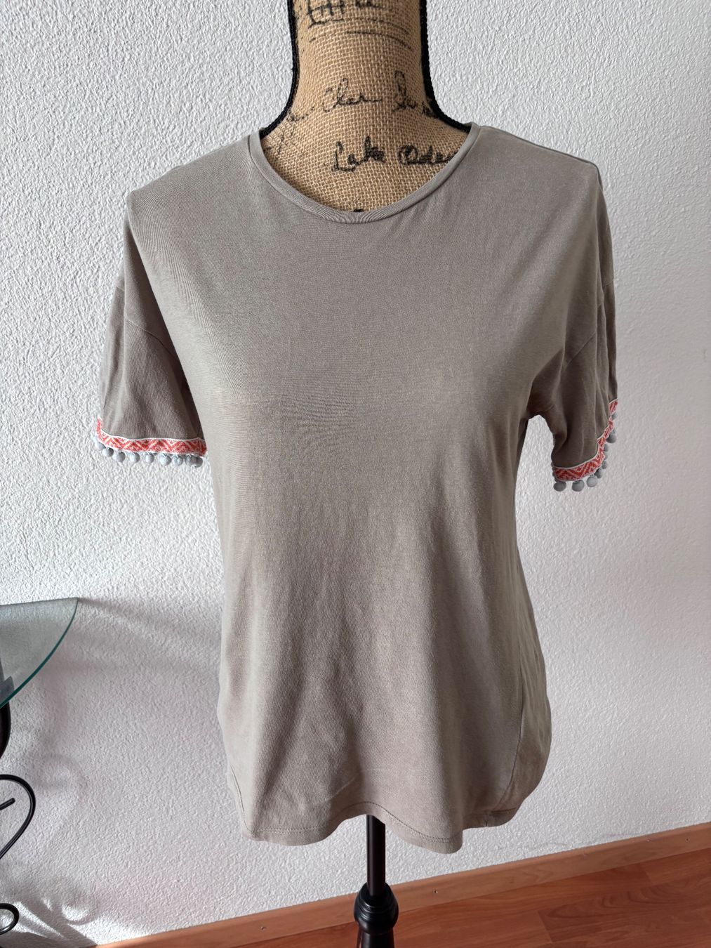 T-shirt: Shirt Ethnostyle M taupe – Usato da Balsthal venduto da Uroby