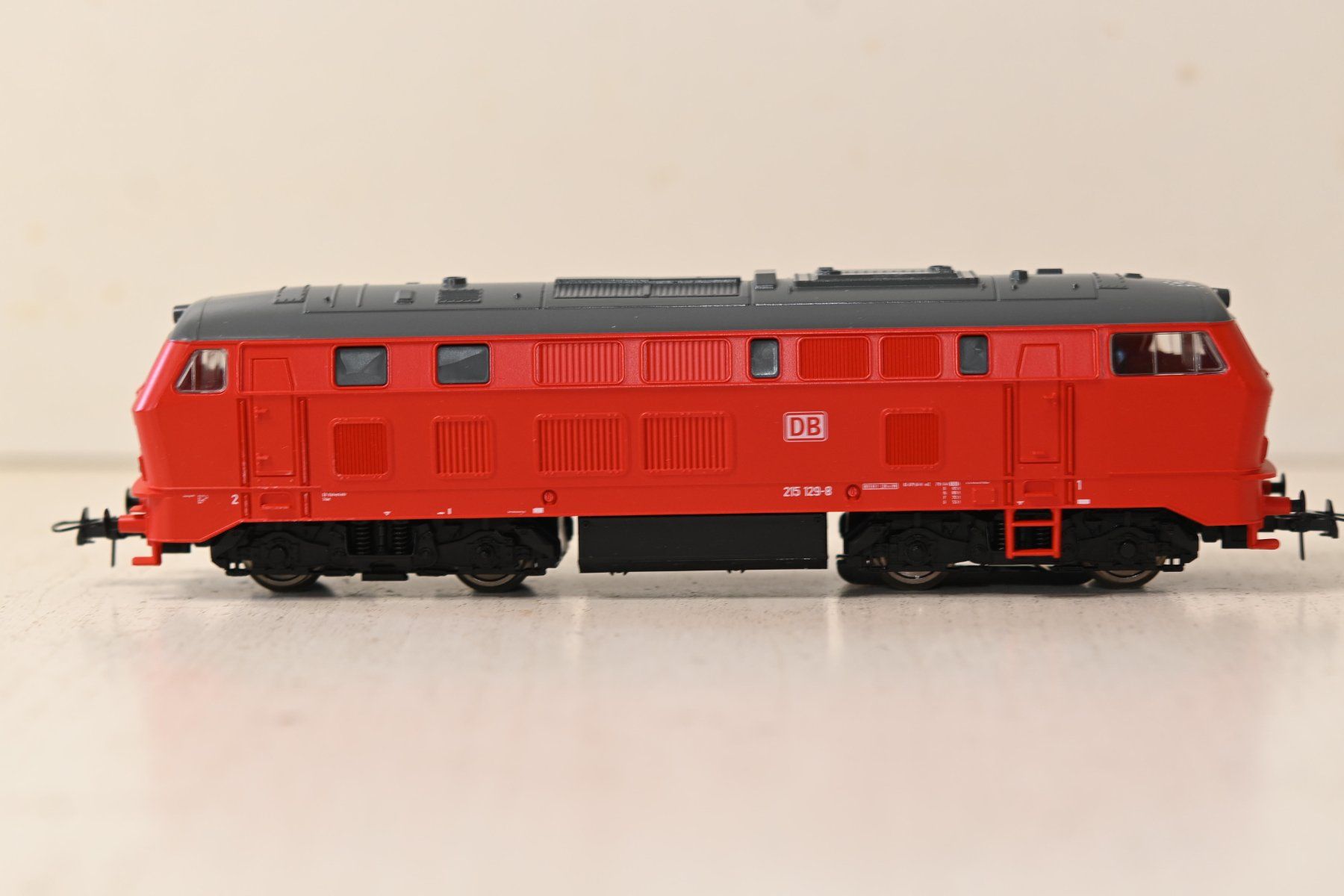Roco Modelleisenbahnen: BR 215 Roco HO/AC Digital Adr 3 mit OVP – Gebraucht aus Laupen ZH von Zmoewe 5