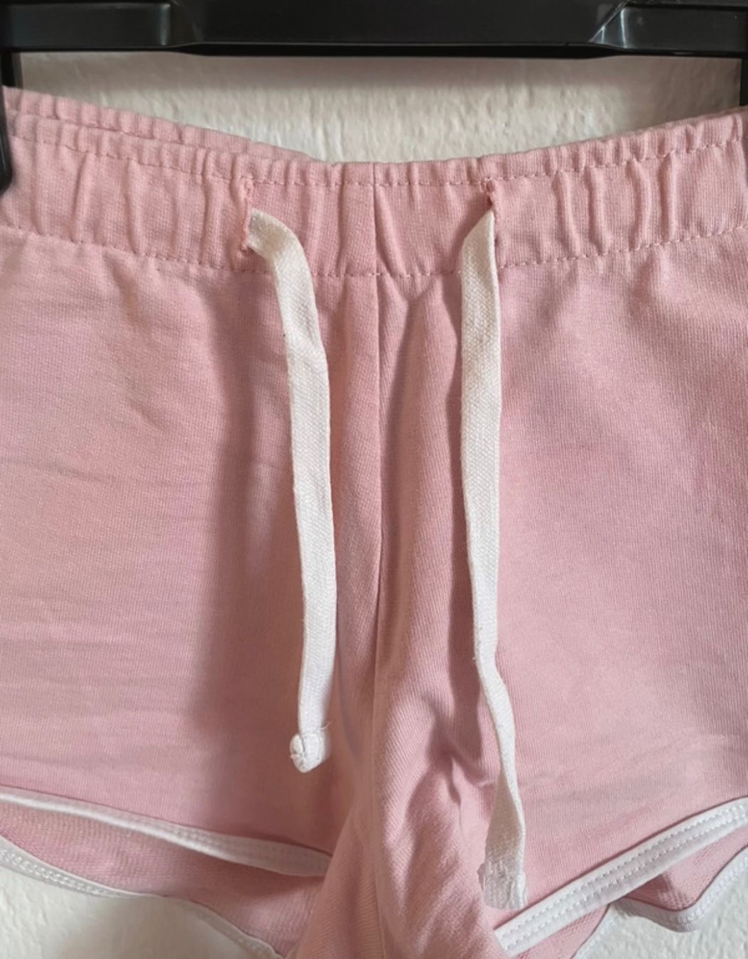 Pantaloni: Pinke Shorts - S – Usato da St Gallen venduto da Giidi 1
