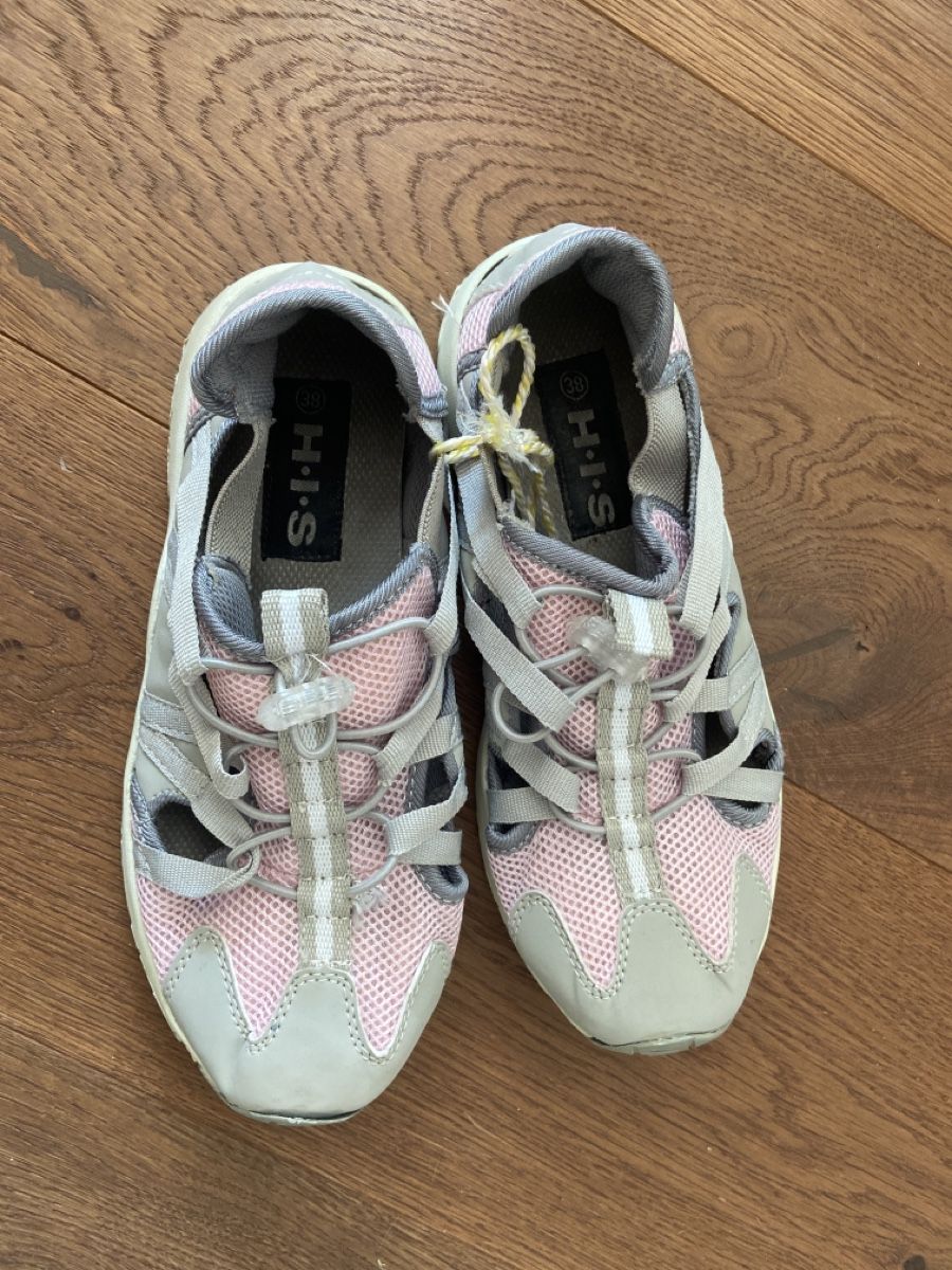 Chaussures femmes: Freizeitschuhe Gr 38 – D'occasion à Pratteln par Nala78