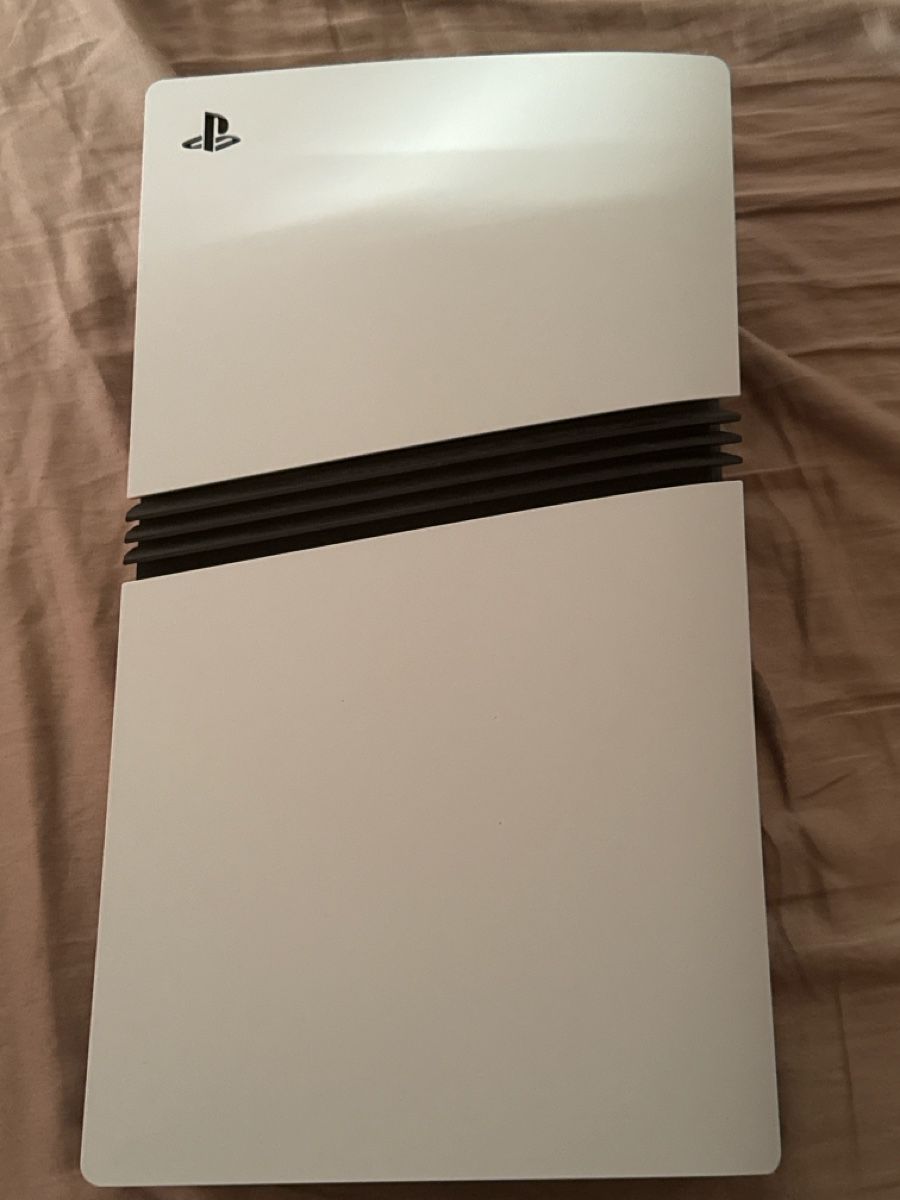 Sony Console: Play 5 pro – Usato da Morges venduto da jul_7rz7