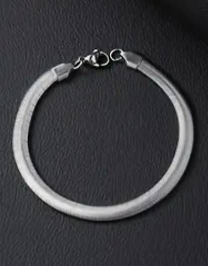 Bracciali & Braccialetti: Armband Edelstahl Schlangenkette – Nuovo e nell'imballaggio originale da Würenlos venduto da sul_cm8q