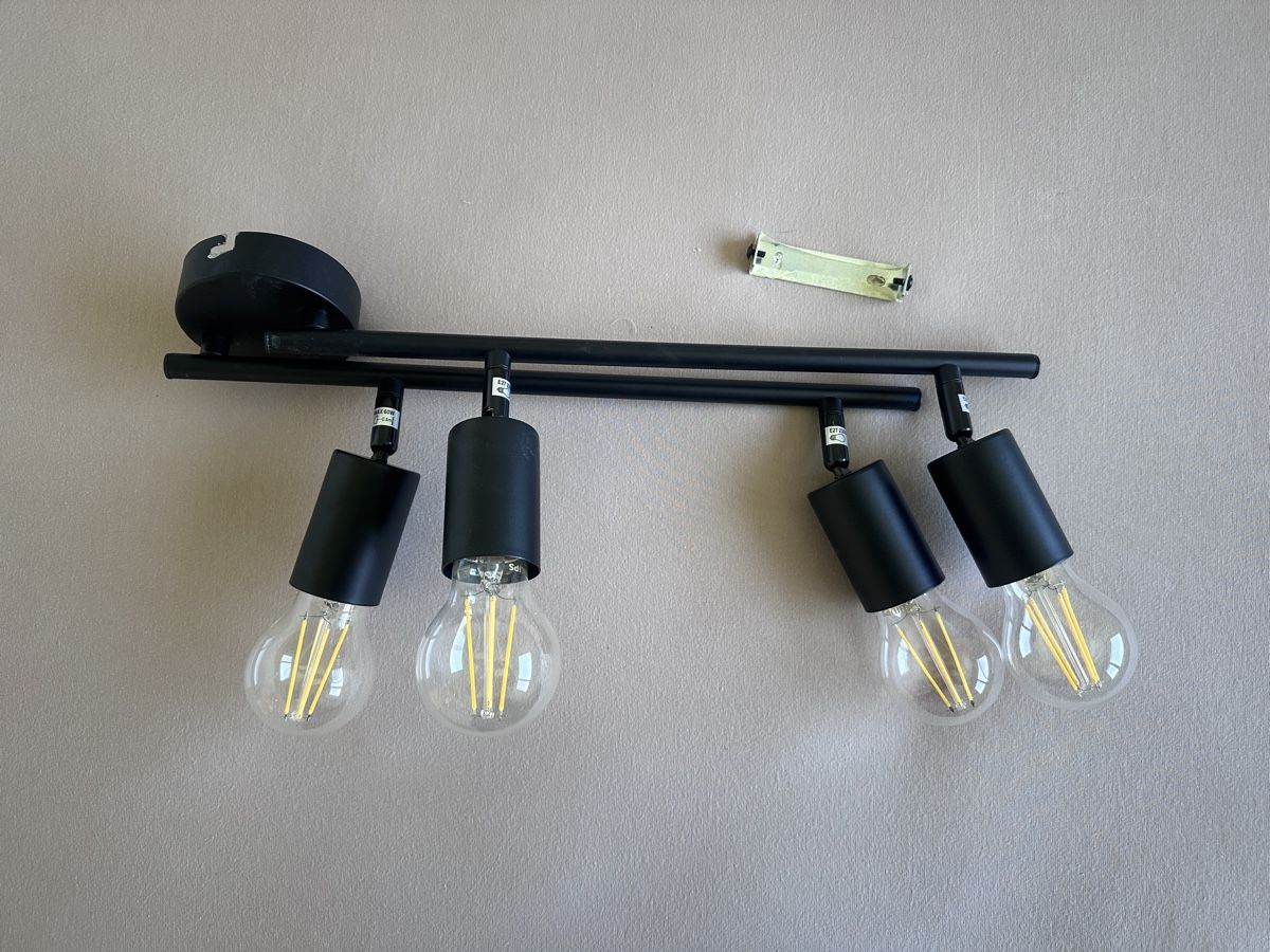 Kronleuchter & Deckenlampen: Lampe plafond moderne 4 spots – Gebraucht aus Gampelen von theboywhoworks 4