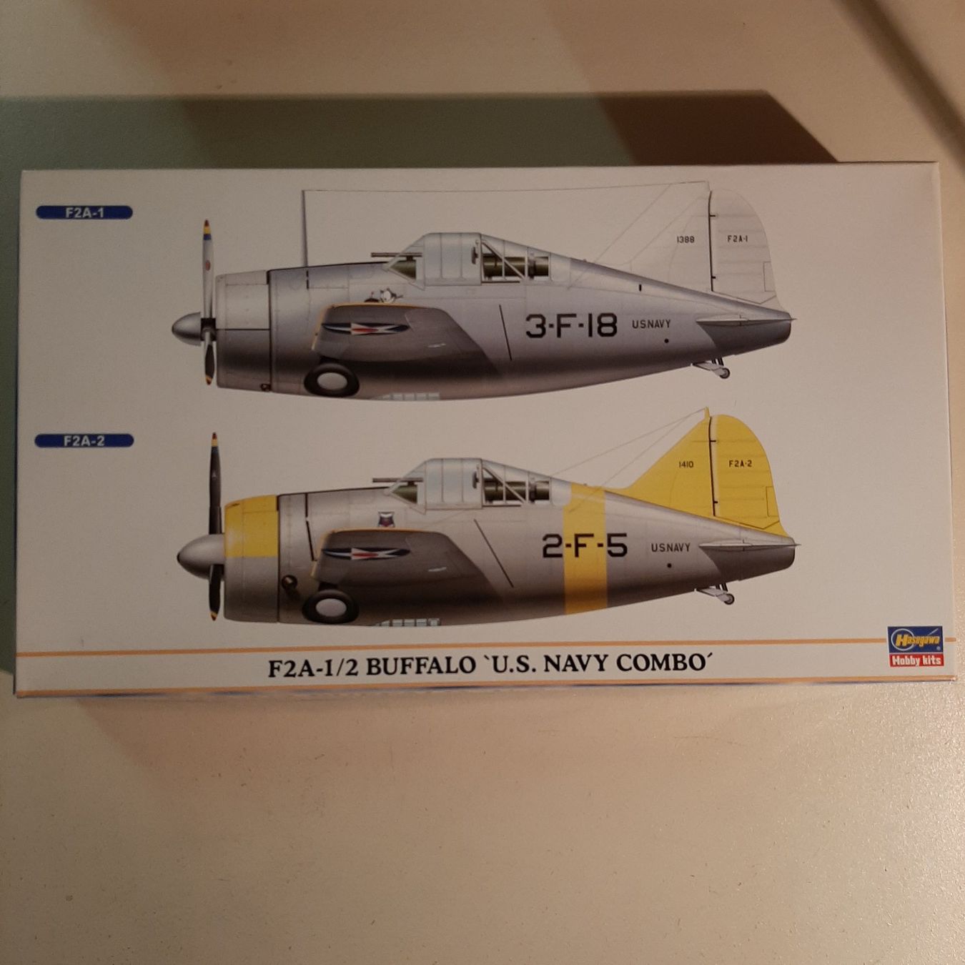 3449 ... Brewester F2A-1/2 Buffalo ... Hasegawa 00968 Duo C. (Neu ...