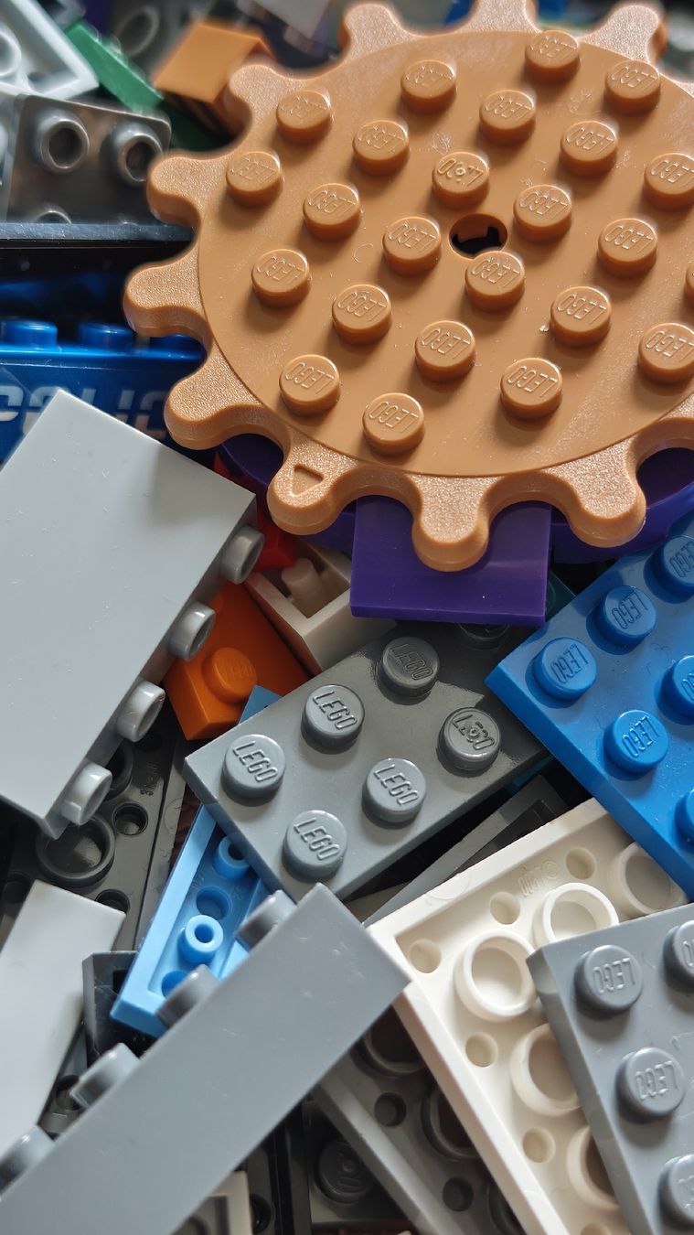 Lego Giocattoli: Lego Mix ca 1,8 Kilo – Usato da Effretikon venduto da Superkarin7 4
