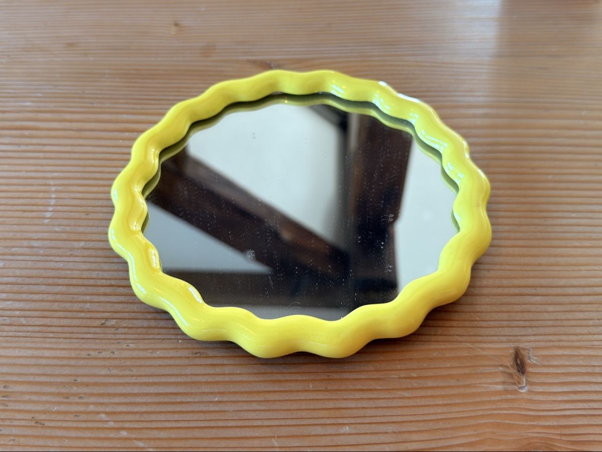 Specchi: Yellow &K Amsterdam Mirror, Good Condition, Cute Design – Usato da Uitikon Waldegg venduto da sdman