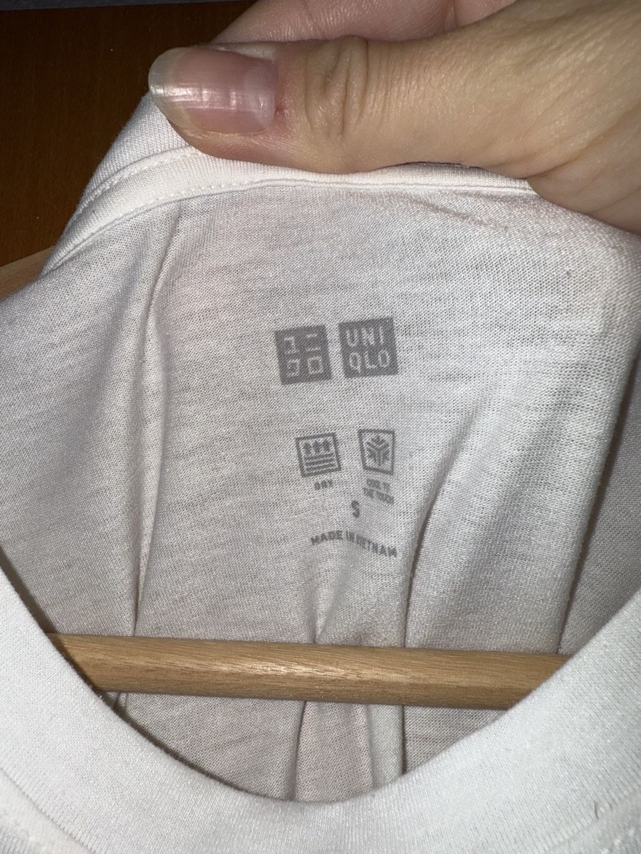 Uniqlo T-shirt: Basic T-shirt Uniqlo Grösse S – Usato da Mörschwil venduto da Seegurke18 1