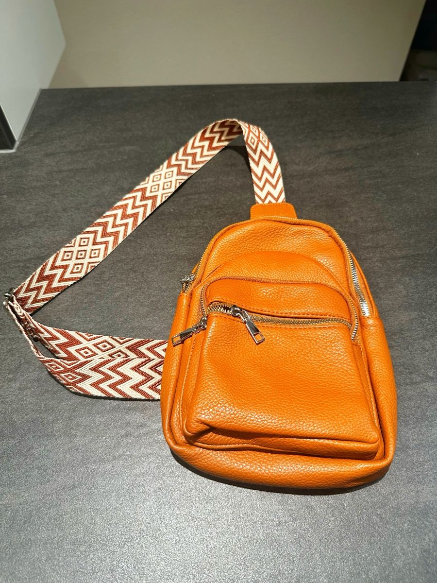 Taschen für Damen: Ledertasche cognac mit Mustergurt neu – Neu (gemäss Beschreibung) aus Eglisau von Brewster1