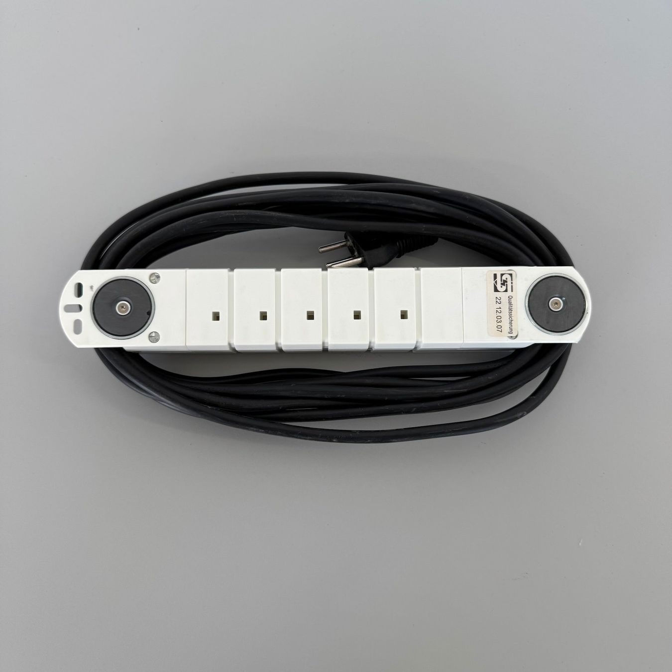 Spine: Steffen Steba Variabl Mehrfachstecker Weiss - Magnetisch - 6 – Usato da Schönenwerd venduto da mcofficeshop 2