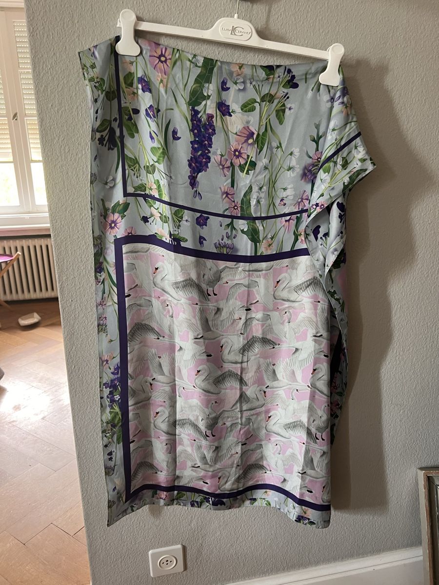 Marc Cain Foulard & Sciarpe: Schal Marc Cain, violett Töne, Seide – Usato da Solothurn venduto da Brini06