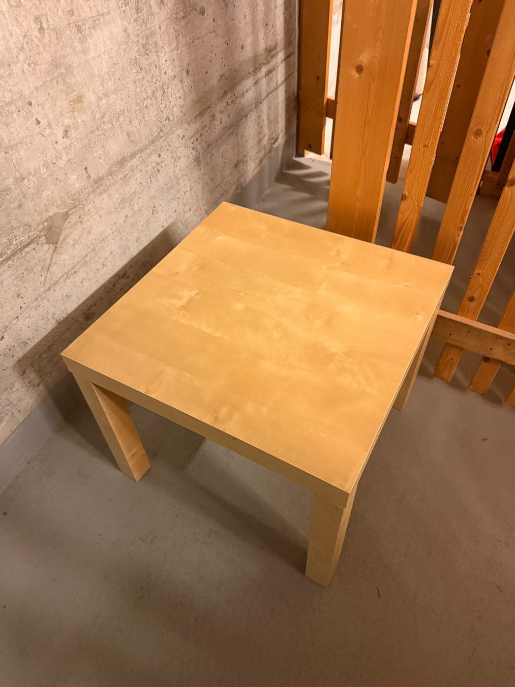 Ikea Tables: IKEA Beistelltisch LACK – D'occasion à Zürich par cat_7rs2 1