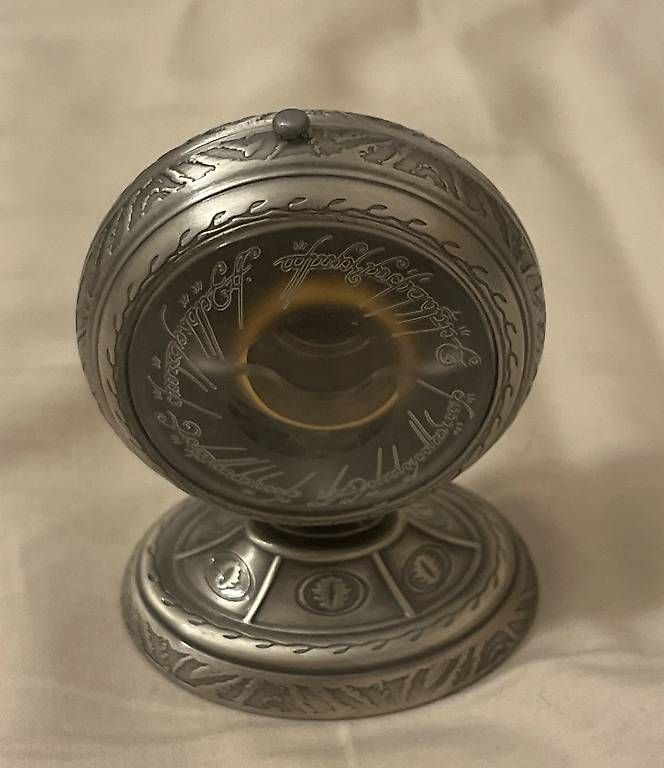 Ringe: "Herr der Ringe": Der eine Ring - mit Muscheldisplay – Gebraucht aus Bühl BE von 123_w7rv
