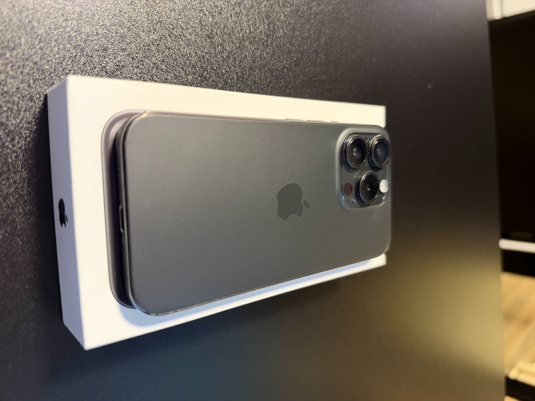 Apple Telefoni cellulari / Smartphones: Iphone 15 Pro 128gb Black – Difettoso da Grosshöchstetten venduto da n.nevqrx 6