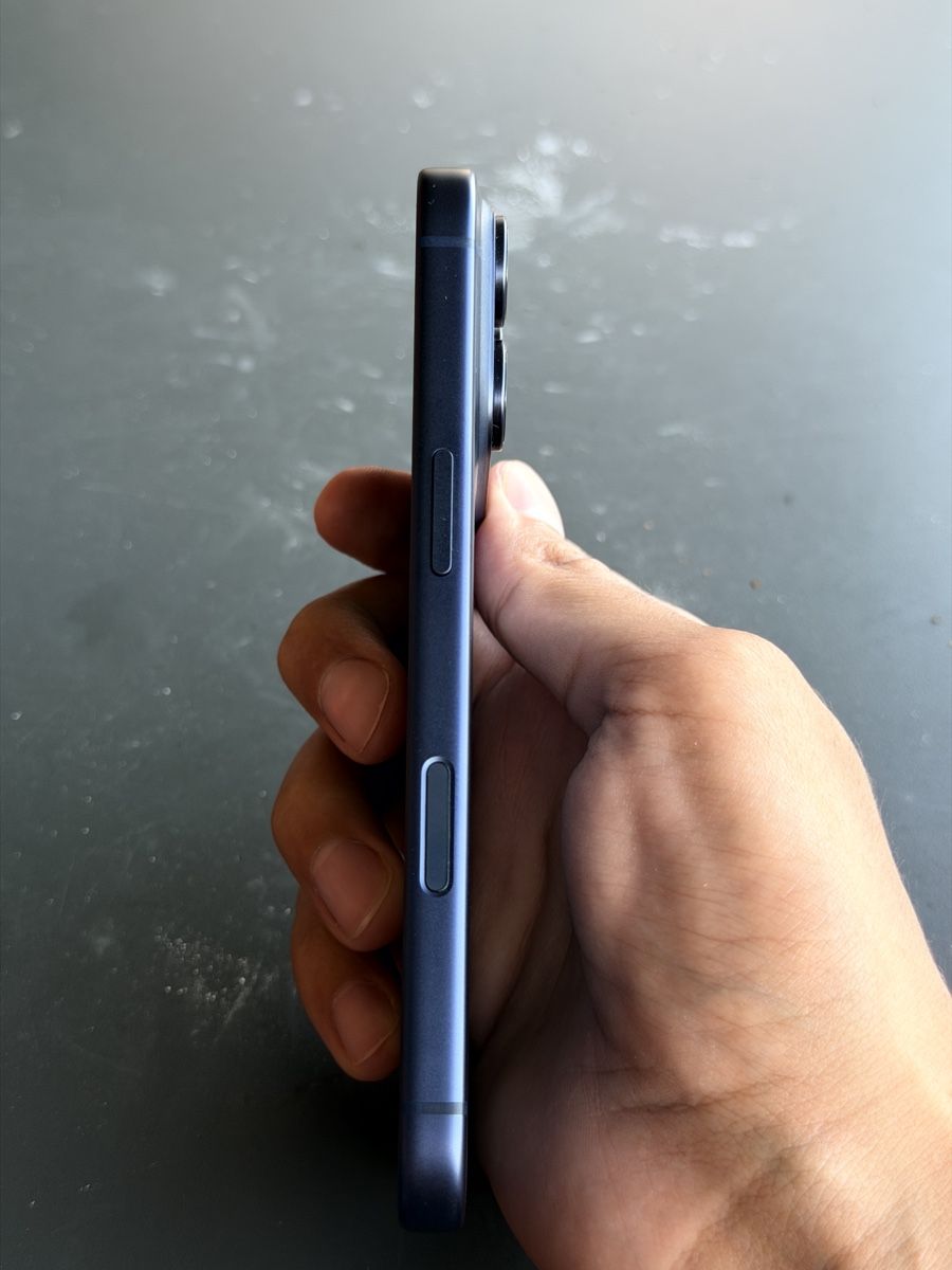 Apple Telefoni cellulari / Smartphones: Iphone 17 pro 256GB Deep Blue – Nuovo (secondo la descrizione) da Hettlingen venduto da semi76 7