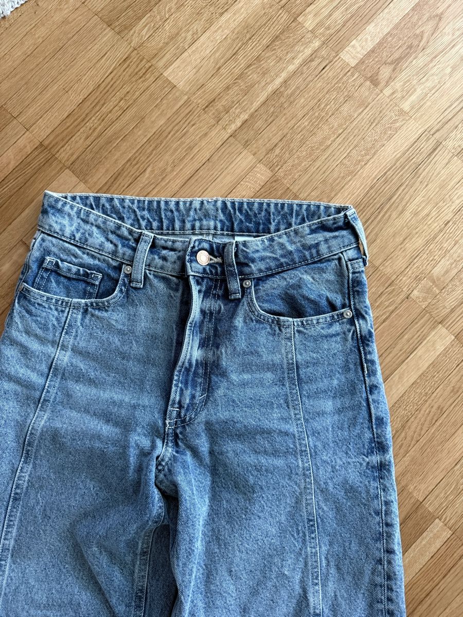 H&M Jeans: Jeans Barrel Loose fit – D'occasion à Monthey par sen_6ckr 2