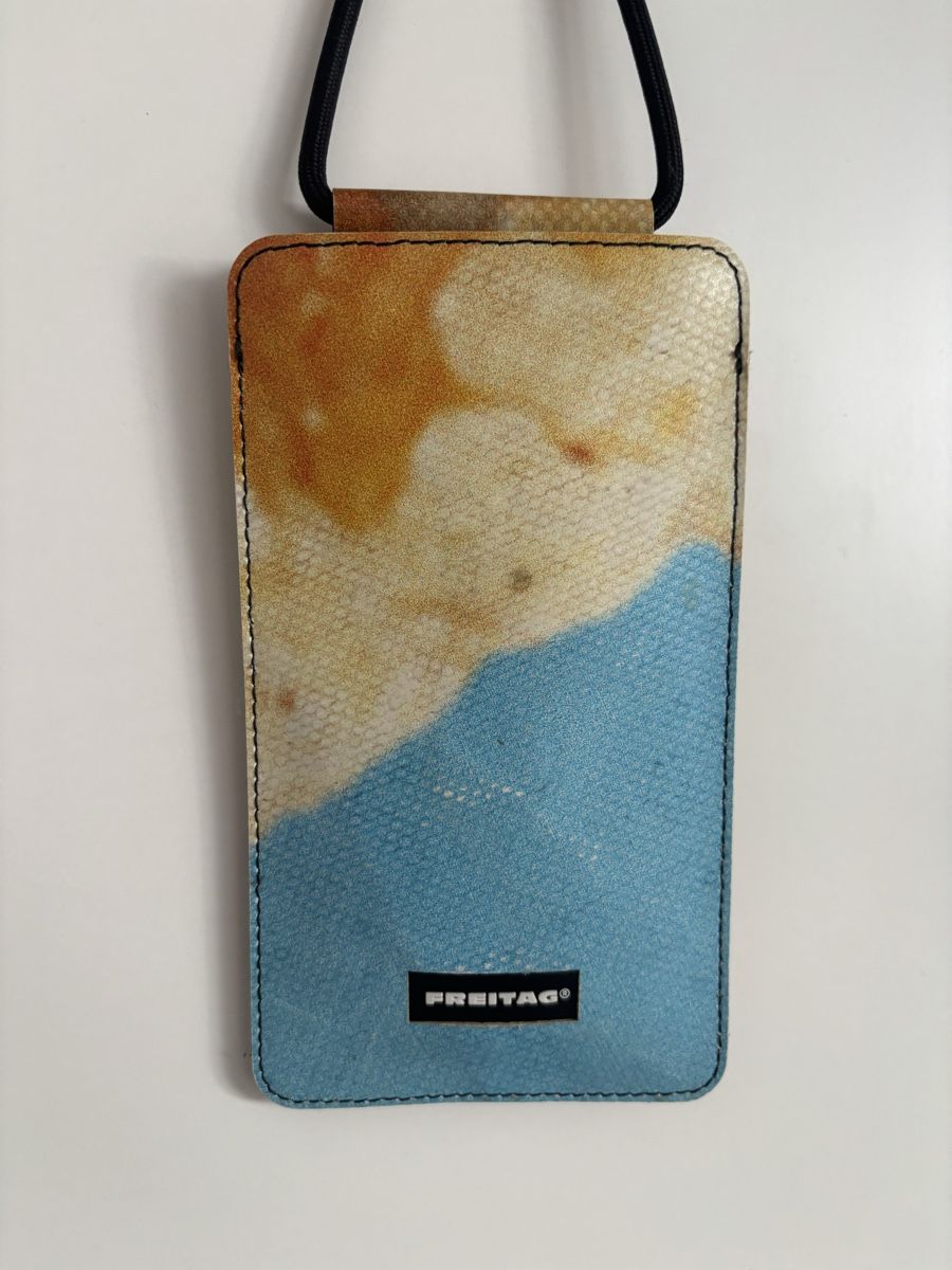 Freitag Borse: FREITAG F338 Fox Smartphone Hülle – Usato da Luzern venduto da ann_c659 1