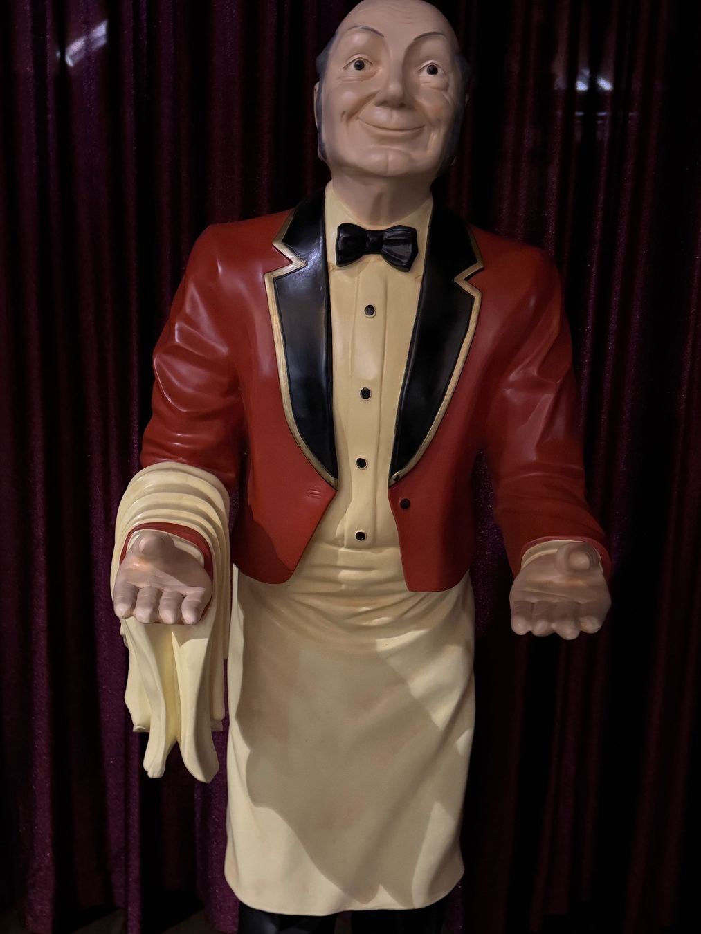 Figuren: Grosse Kellner Werbefigur lebensgross – Gebraucht aus Winterthur von sportdisco2 2