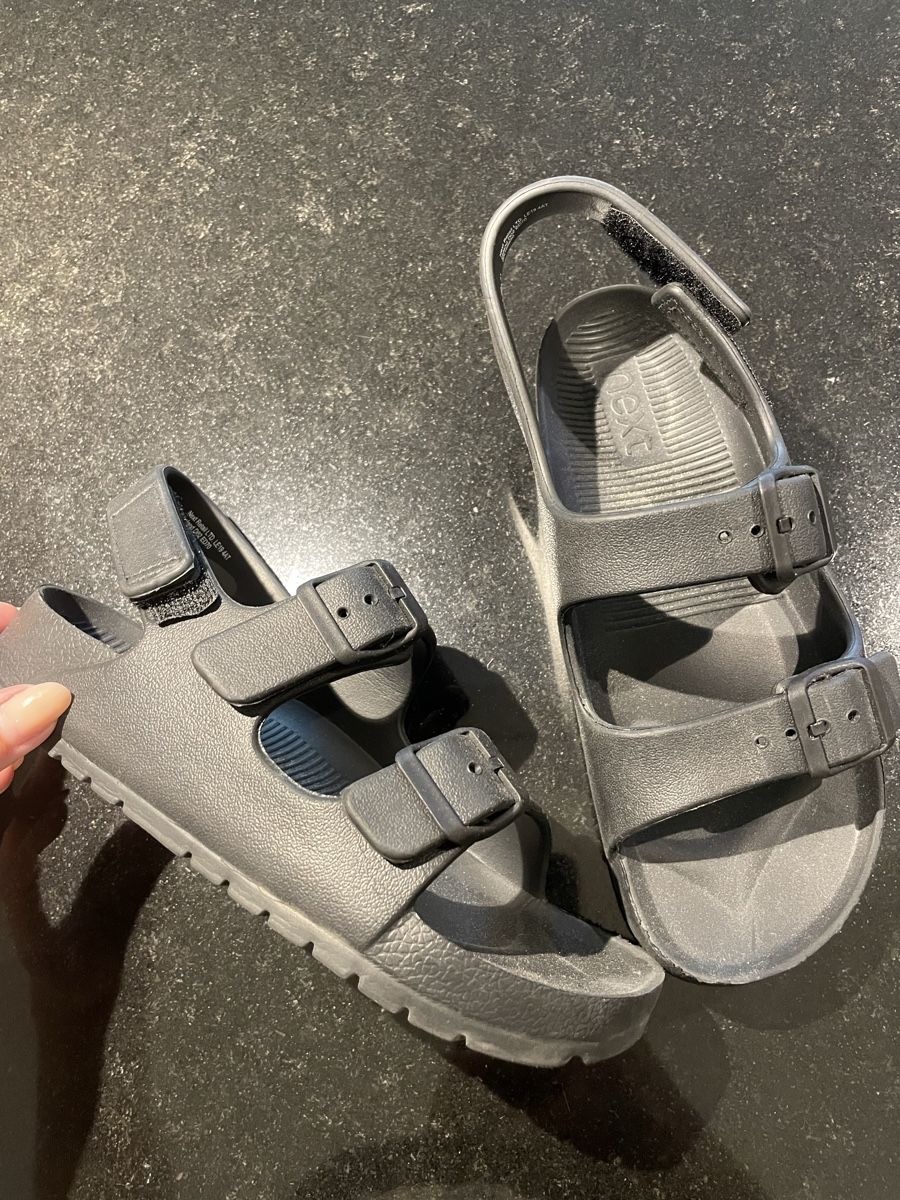 Next Scarpe per ragazzi: Gummi Sandalen Next Grösse 33 – Nuovo (secondo la descrizione) da Buchs AG venduto da Hannah1985 1