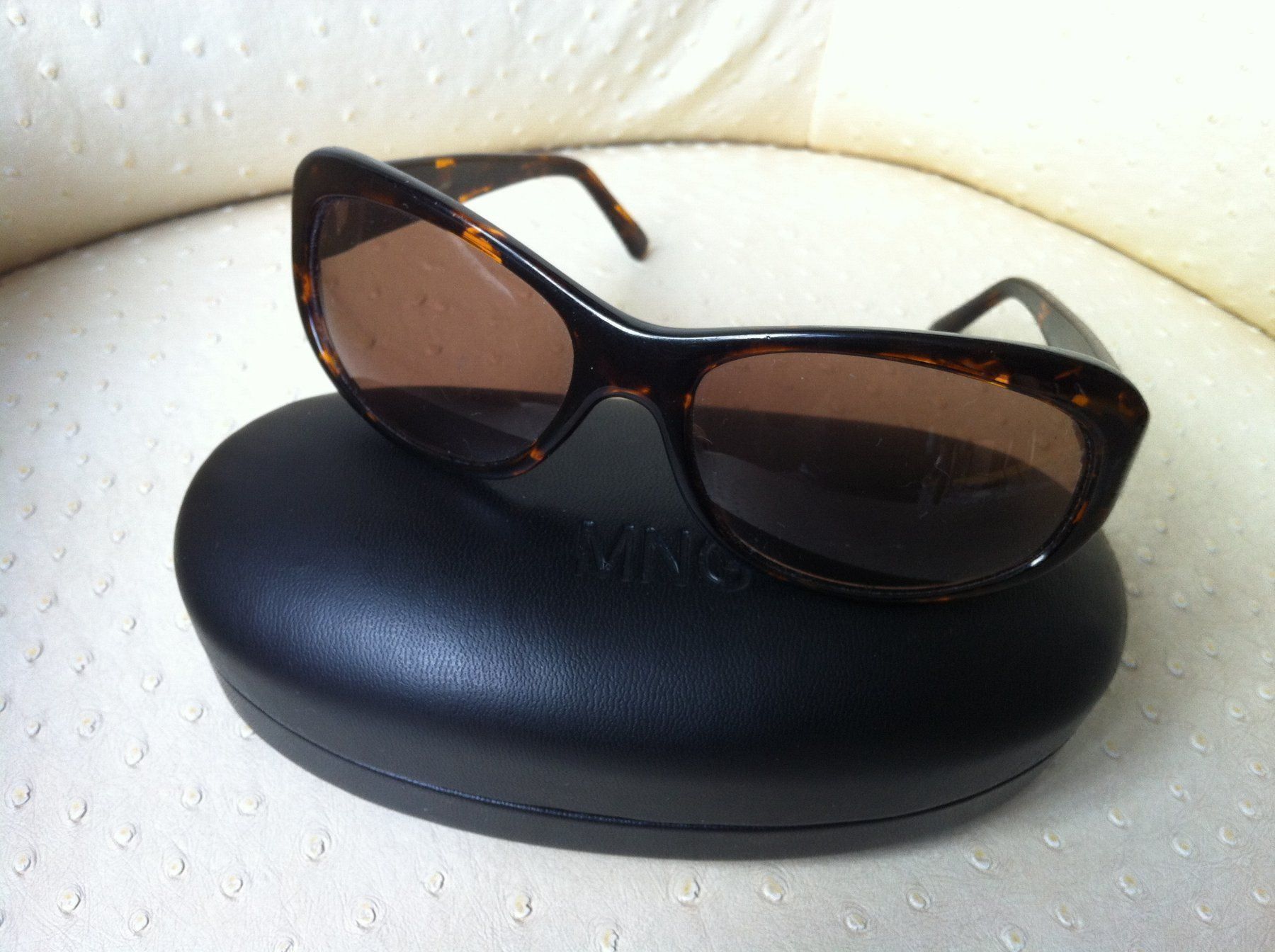 Mango Occhiali & Lenti: 🤩MANGO DIVA SONNENBRILLE & ETUI & D&G P. – Usato da Olten venduto da Naja-Twins-Twins 1