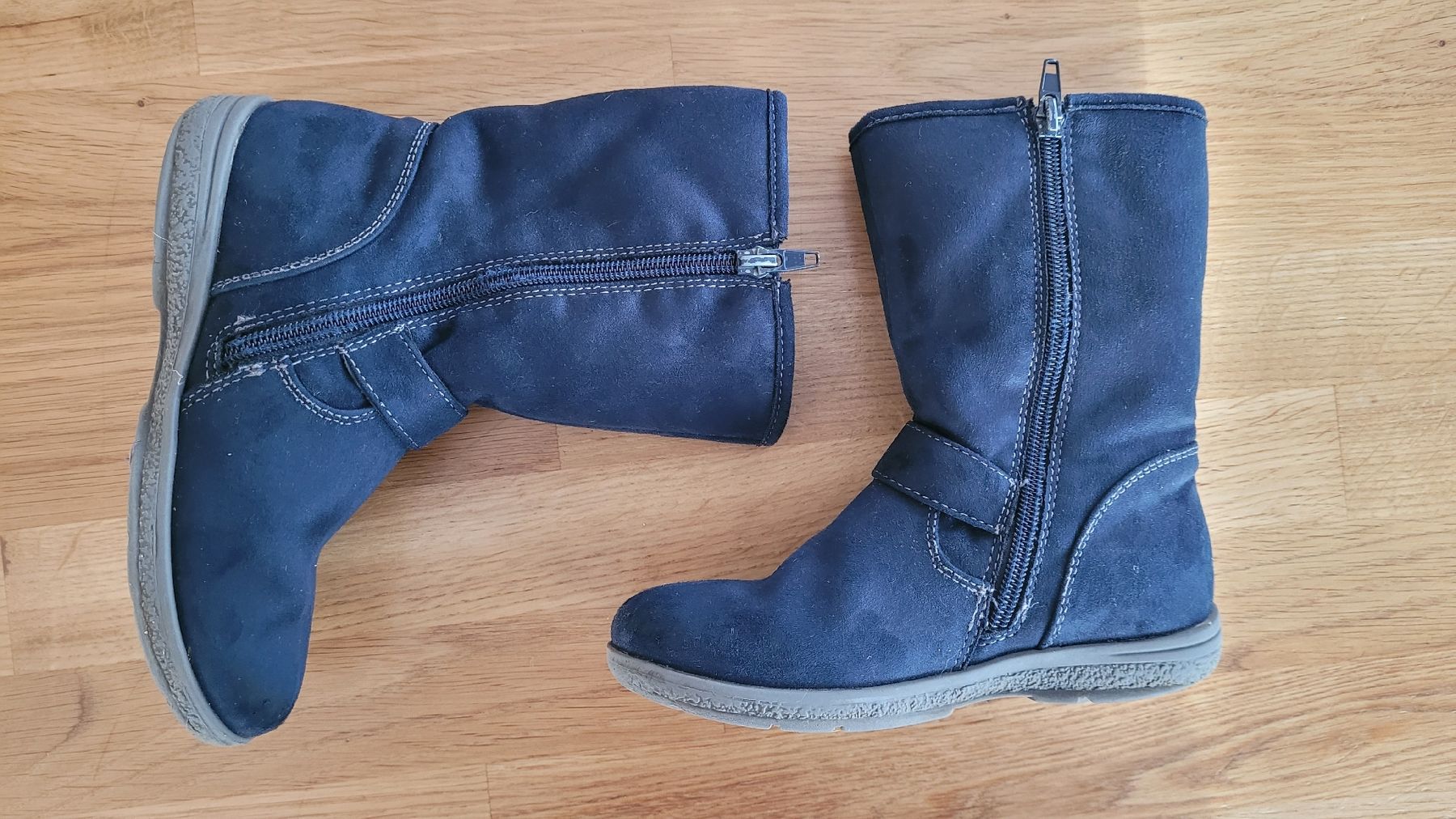 Scarpe per ragazze: Stiefel mit Schmetterlingmotiv – Usato da Uetendorf venduto da Heyhey3661 1