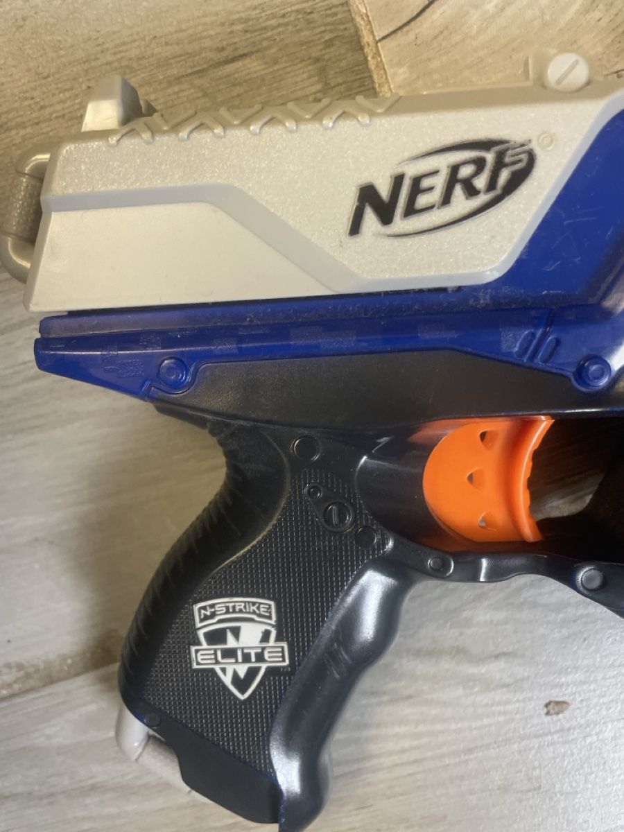 Nerf Spielzeuge: Nerf Strongarm Blaster+kleine Nerf , Top Zustand – Gebraucht aus Obergerlafingen von cabo4 2