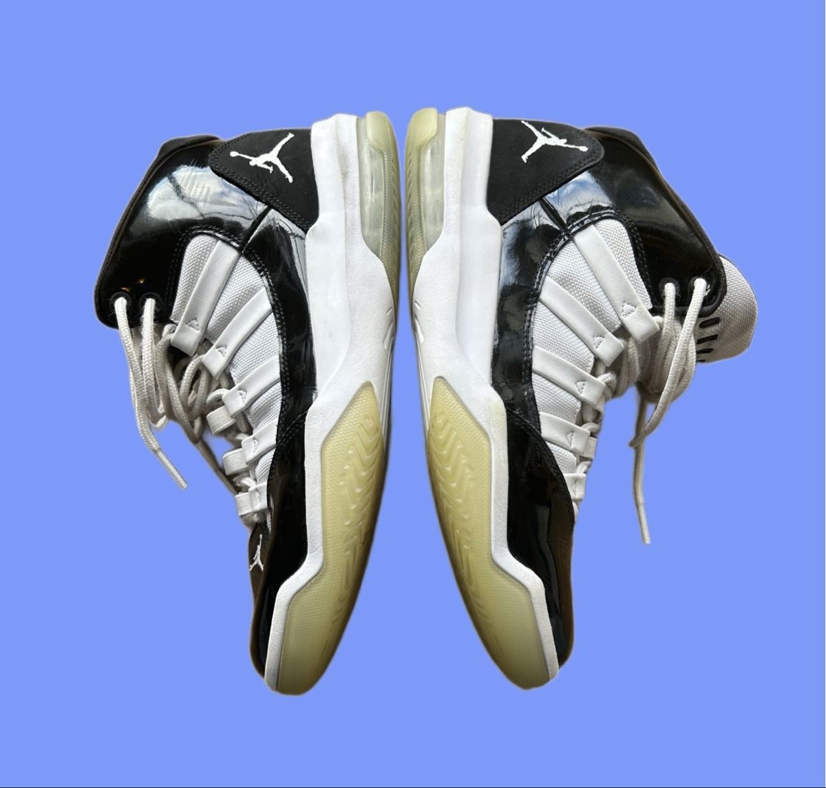 Jordan Damenschuhe: Jordan Max Aura 2 High Tops Black/White – Gebraucht aus brent von fukusapes 3