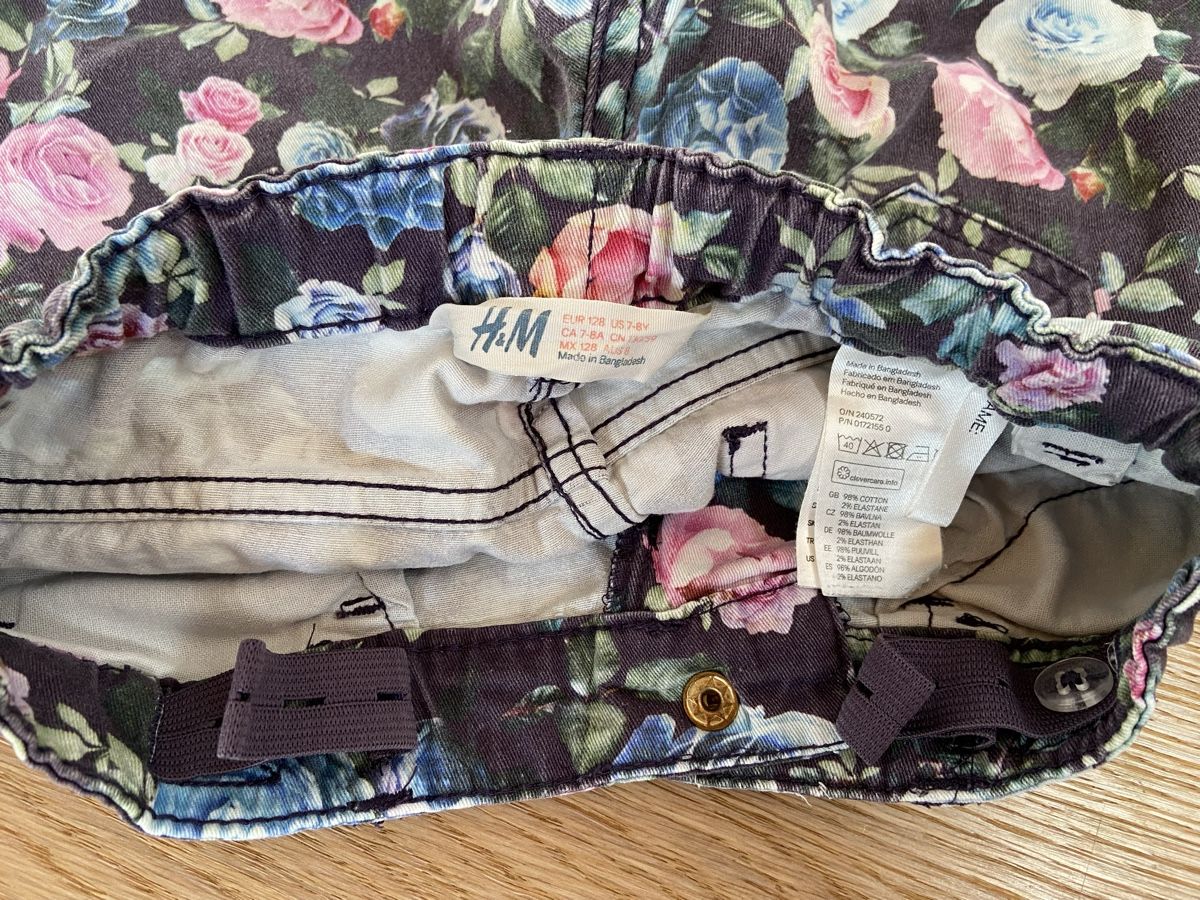 H&M Pantaloni: Jeans Gr. 128 H&M – Usato da Lützelflüh-Goldb venduto da N.H. 3
