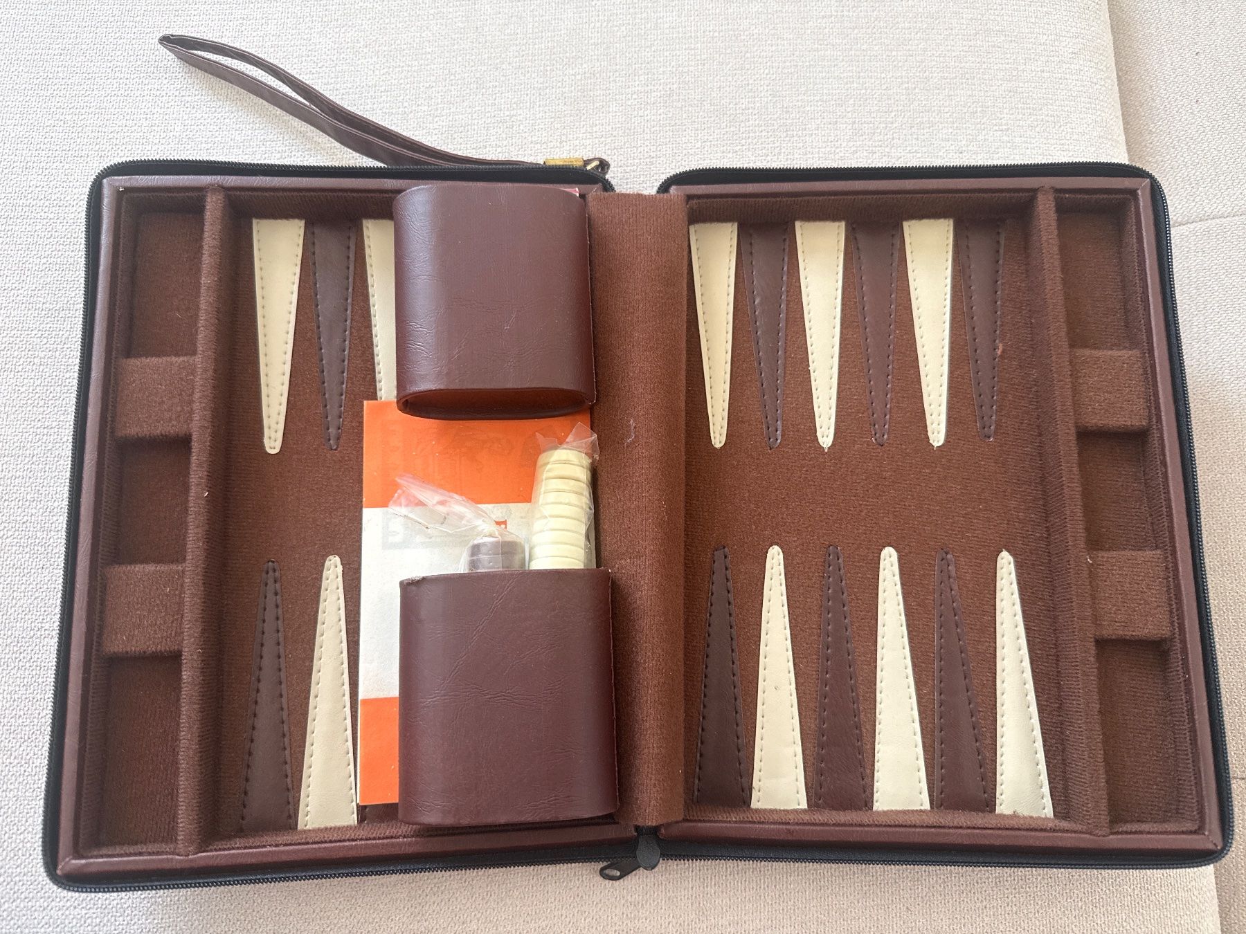 Giochi: Backgammon Spiel im Koffer – Usato da Neuhausen venduto da D-MAC 1