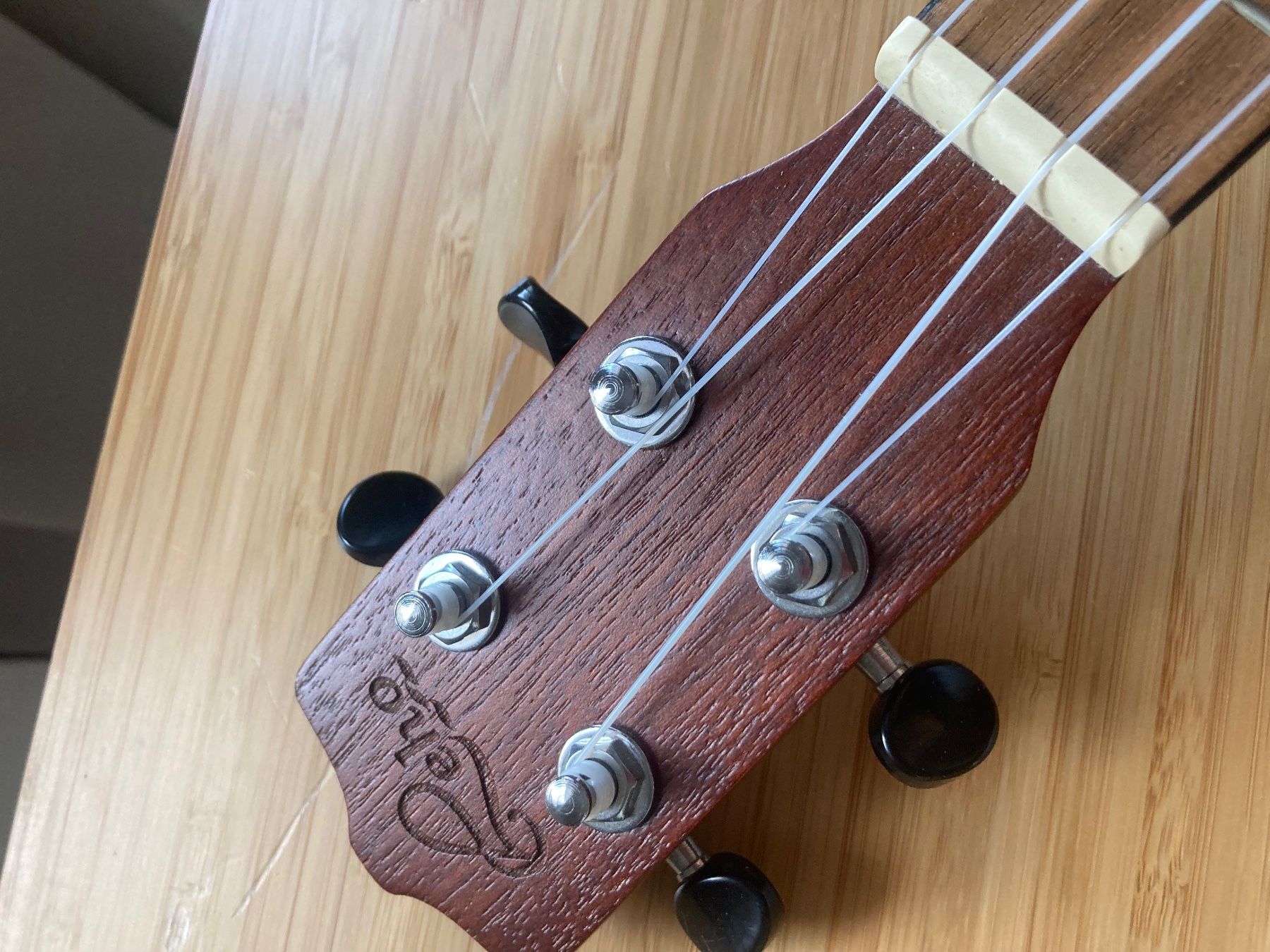 Strumenti musicali: Ukulele Leho – Usato da Hettiswil venduto da libaso 1