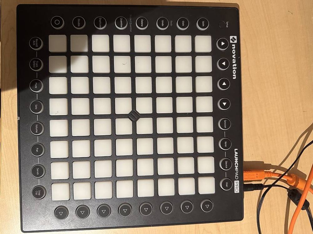 Console di mixaggio: Launch Pad Pro – Usato da Ettingen venduto da Seven5656