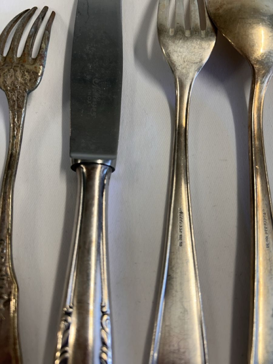Couverts: Silberbesteck 5 Teile Messer Gabel Löffel versilbert Gebrauc – D'occasion à Kehrsiten par fot_55m5 2