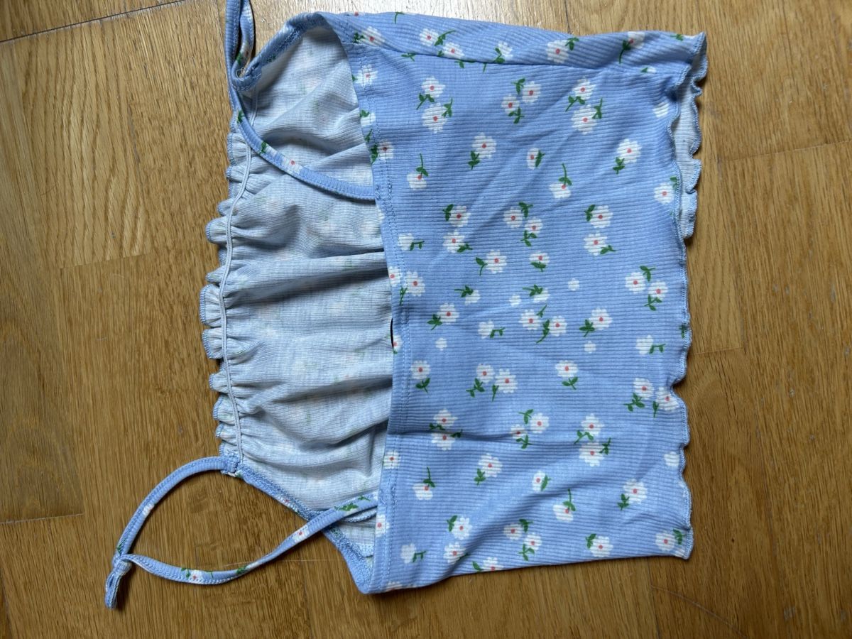 Shein Top: Top à fleurs XS – Usato da Daillens venduto da guisepa 1
