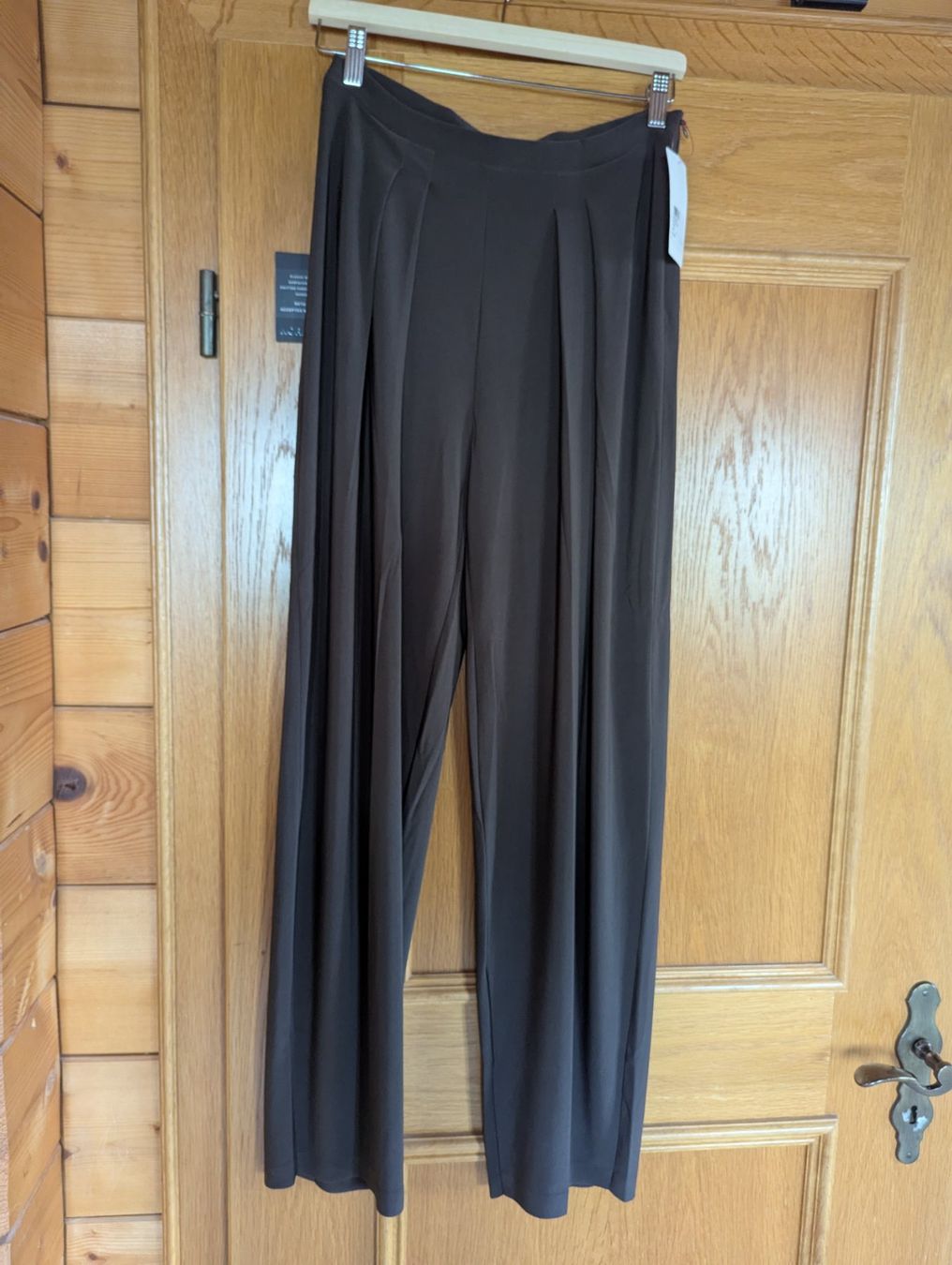 Hosen: Norma Kamali pants - fabric feels like Lululemon – Neu und originalverpackt aus Altendorf von jak_lkk8 4