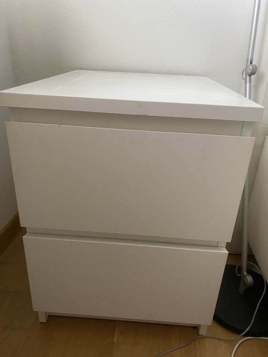 Tables de nuit: Ikea Nachtisch  – D'occasion à Dietikon par Tdaf33