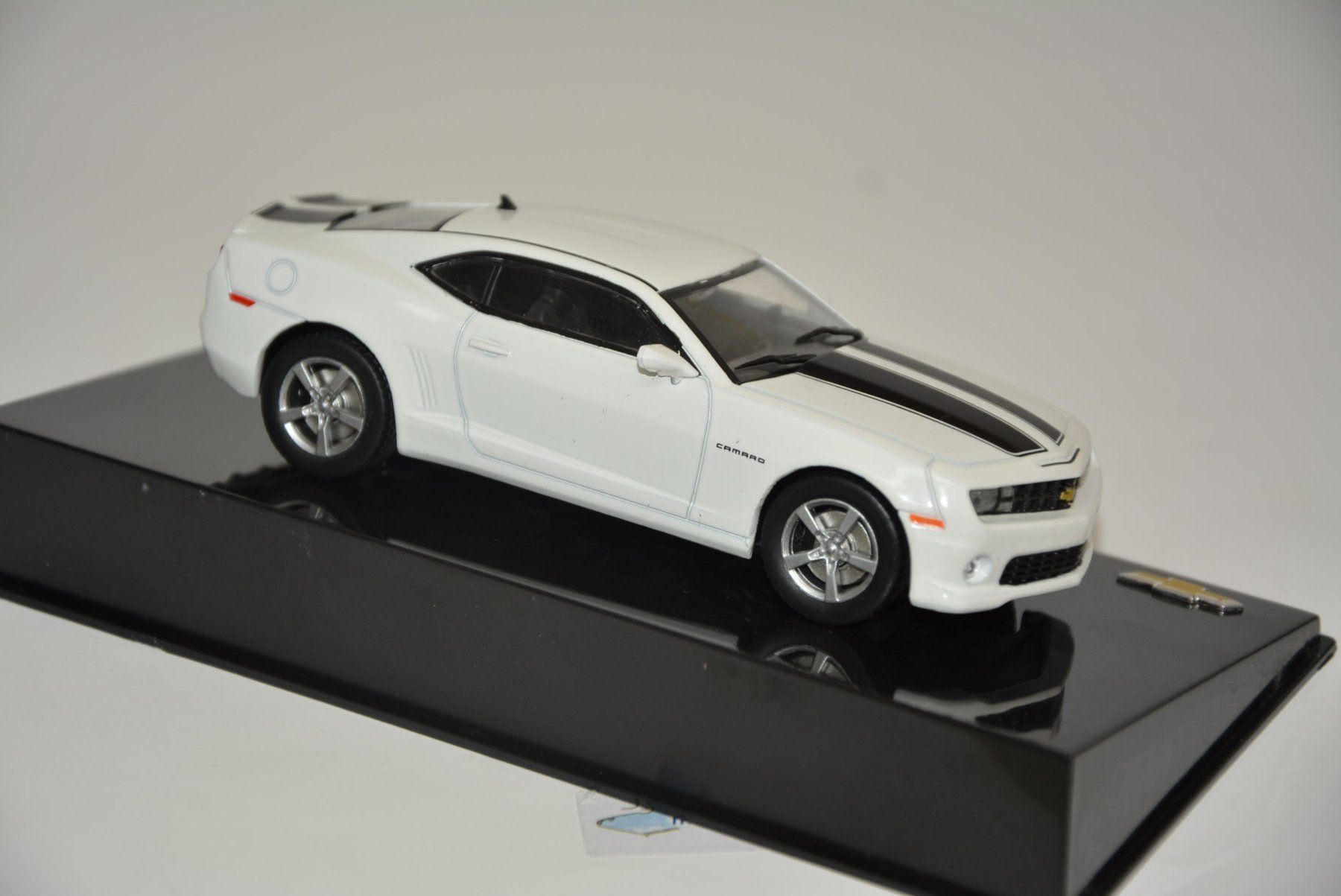 Chevrolet Modellautos: Chevrolet Camaro SS 20011 , 1:43 – Neu und originalverpackt aus Goldach von Feivel9 4