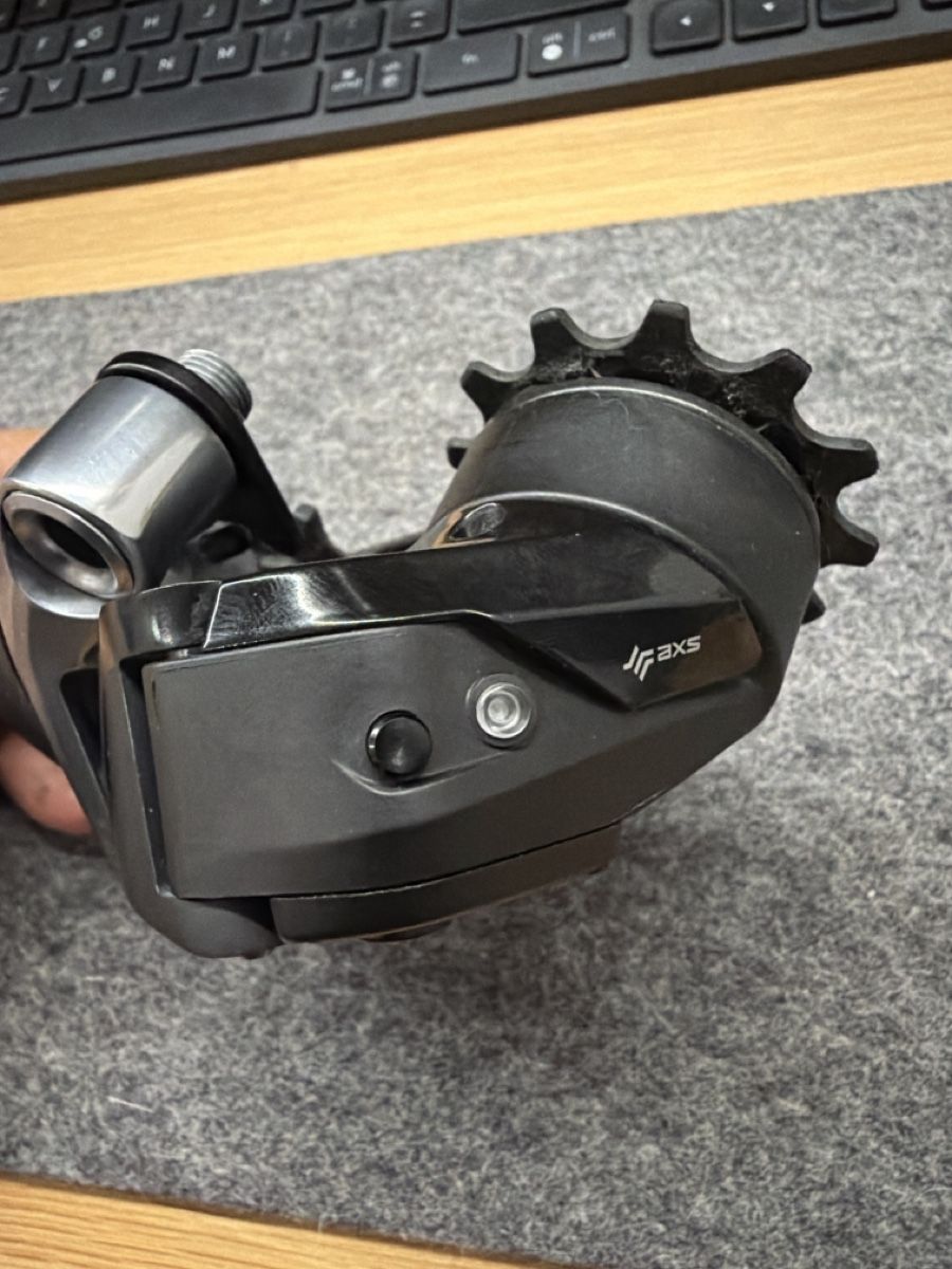 Sram Pezzi di ricambio: SRAM Red AXS rear derailleur – Usato da Mont-sur-Lausanne venduto da sashwindow 7