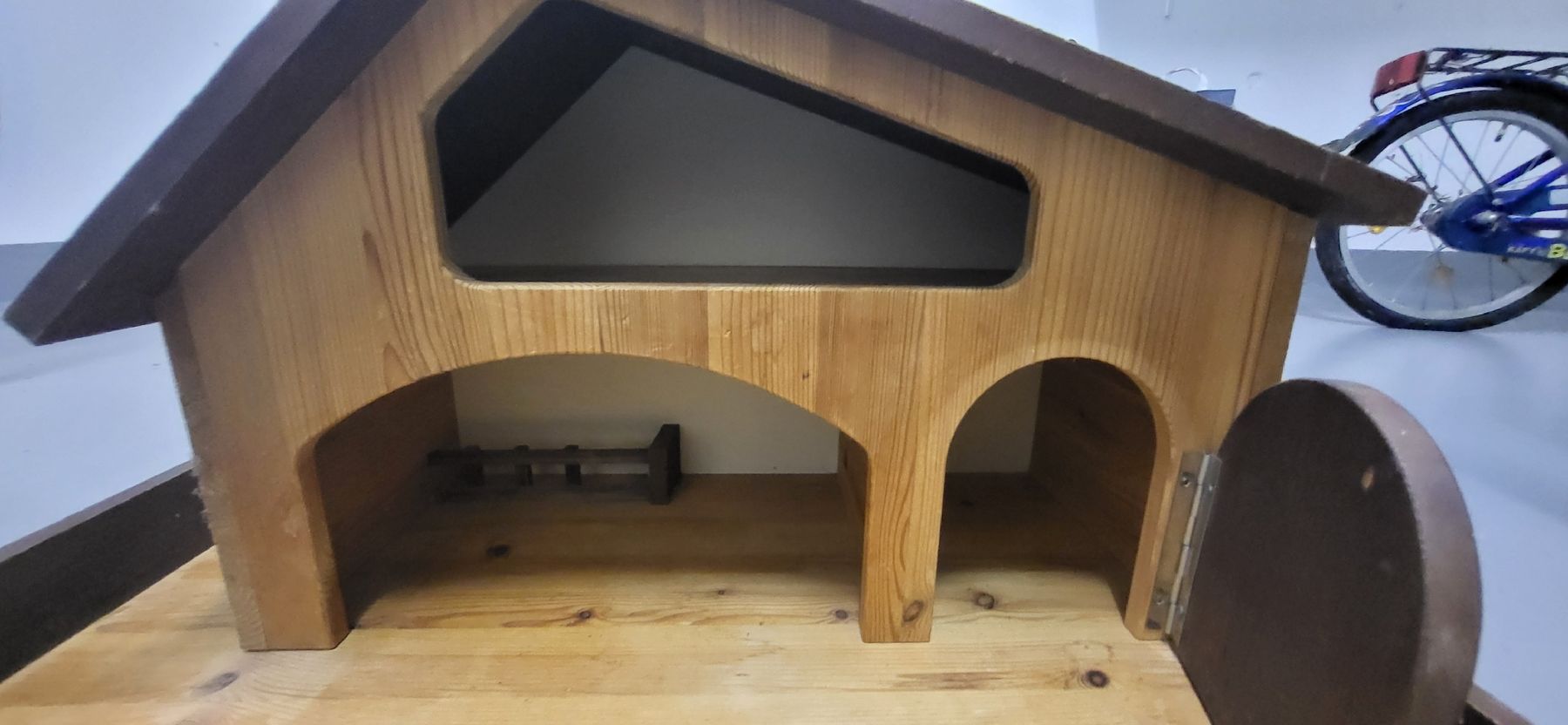 Spielzeuge: Holzstall zum Spielen – Gebraucht aus Merenschwand von Boonie 1