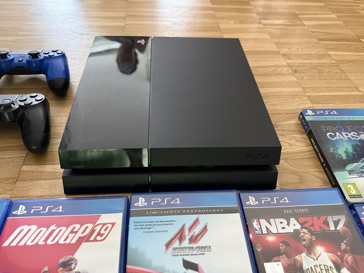 Sony Konsolen: Playstation 4  – Gebraucht aus Hinwil von Hegene5 1