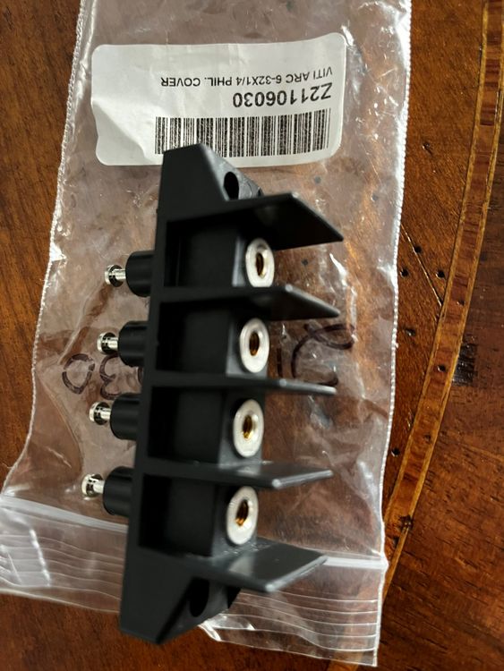 Audio Research Amplificateurs: Audio Research original Amp spare parts loudspeaker plug – Neuf avec emballage d'origine à Zürich par mar_2tjh 1