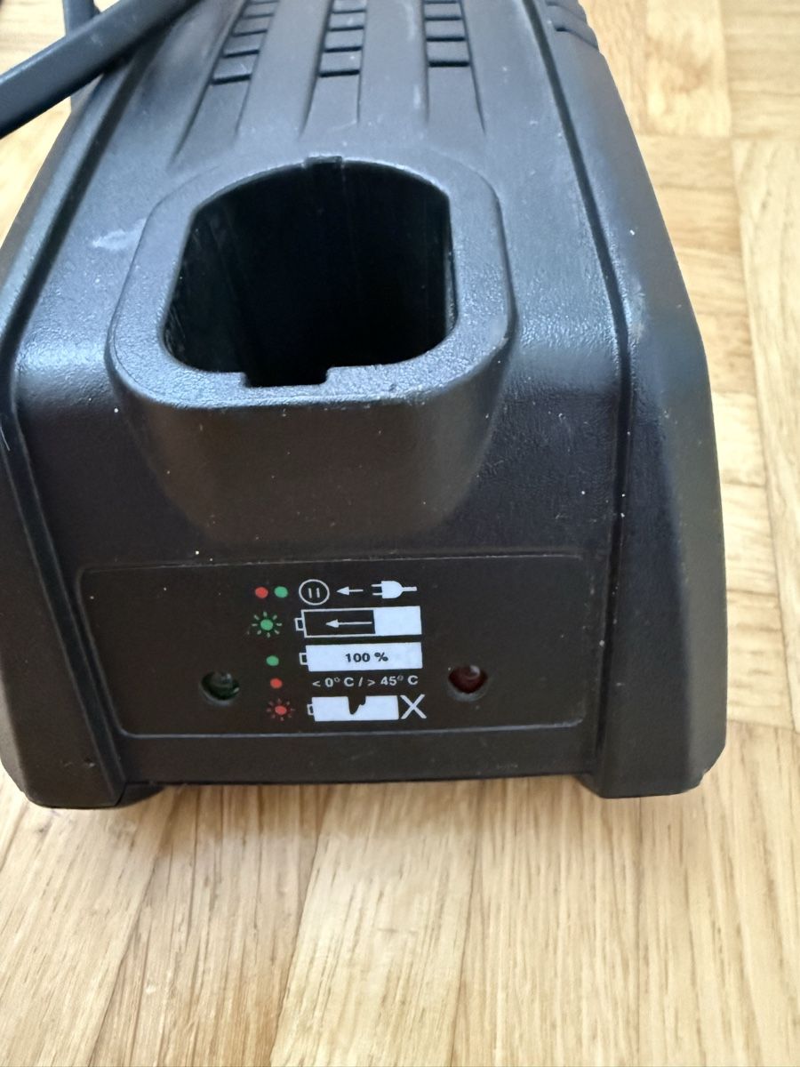Einhell Caricatori & Batterie: Einhell LG RT-CD 14.4/1 Ladegerät – Usato da St. Gallen venduto da besi97 2