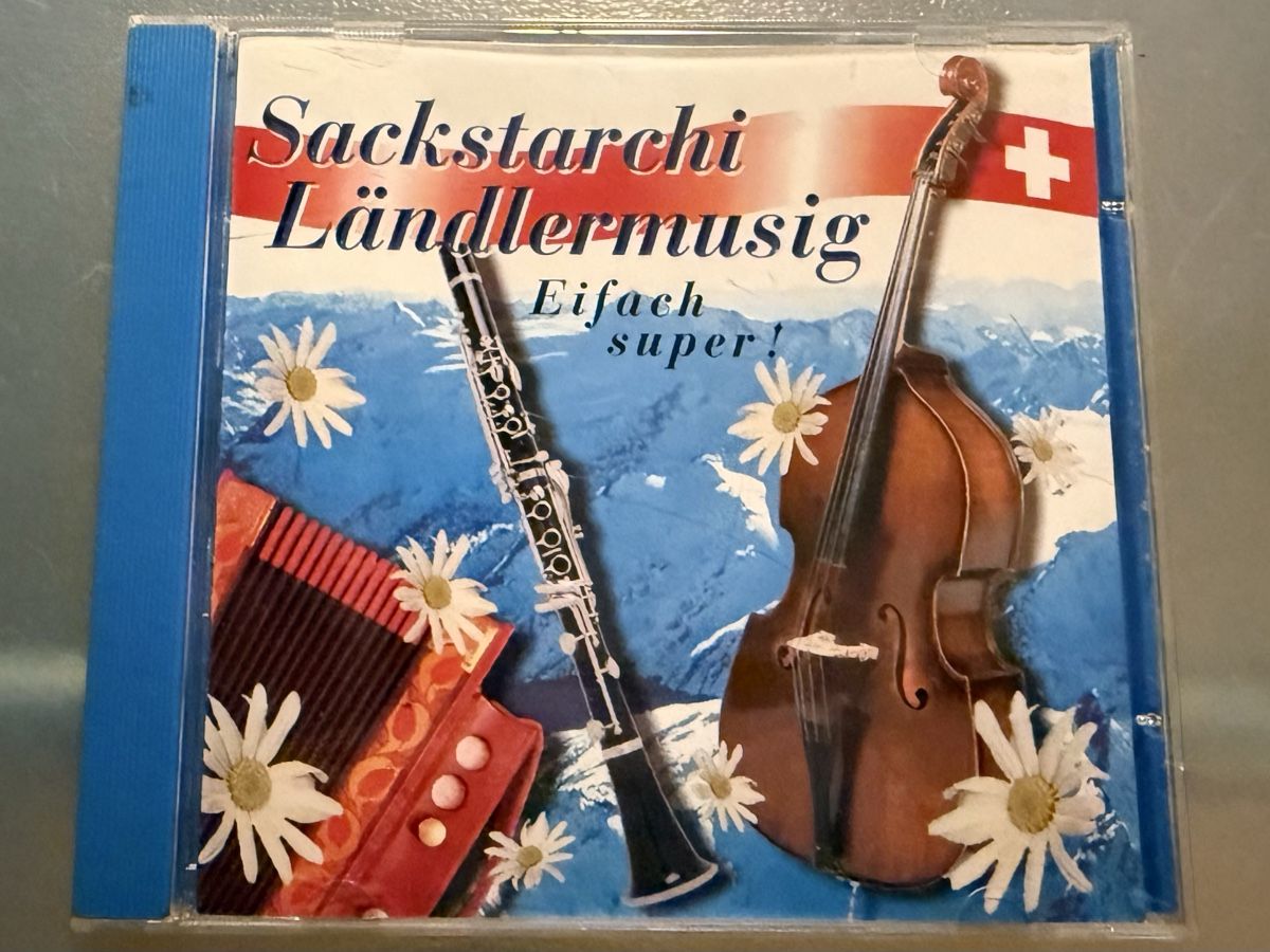 CD: Sackstarchi Ländlermusik eifach super – Usato da Oberried Brienz venduto da Chyara