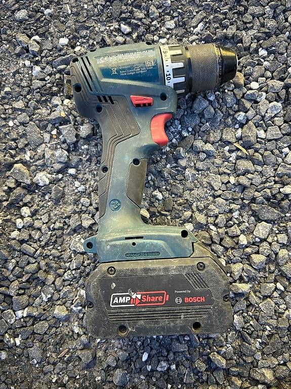 Bosch Trapani: Bosch 5 Maschinen Set mit Akkus – Usato da Heiden venduto da stefani03 1