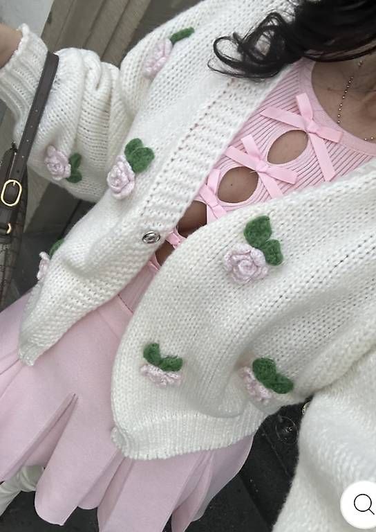 Giacche: NEU: Cardigan/Strickjacke mit Rosen, off-white – Usato da Itingen venduto da Kiiwi03 1