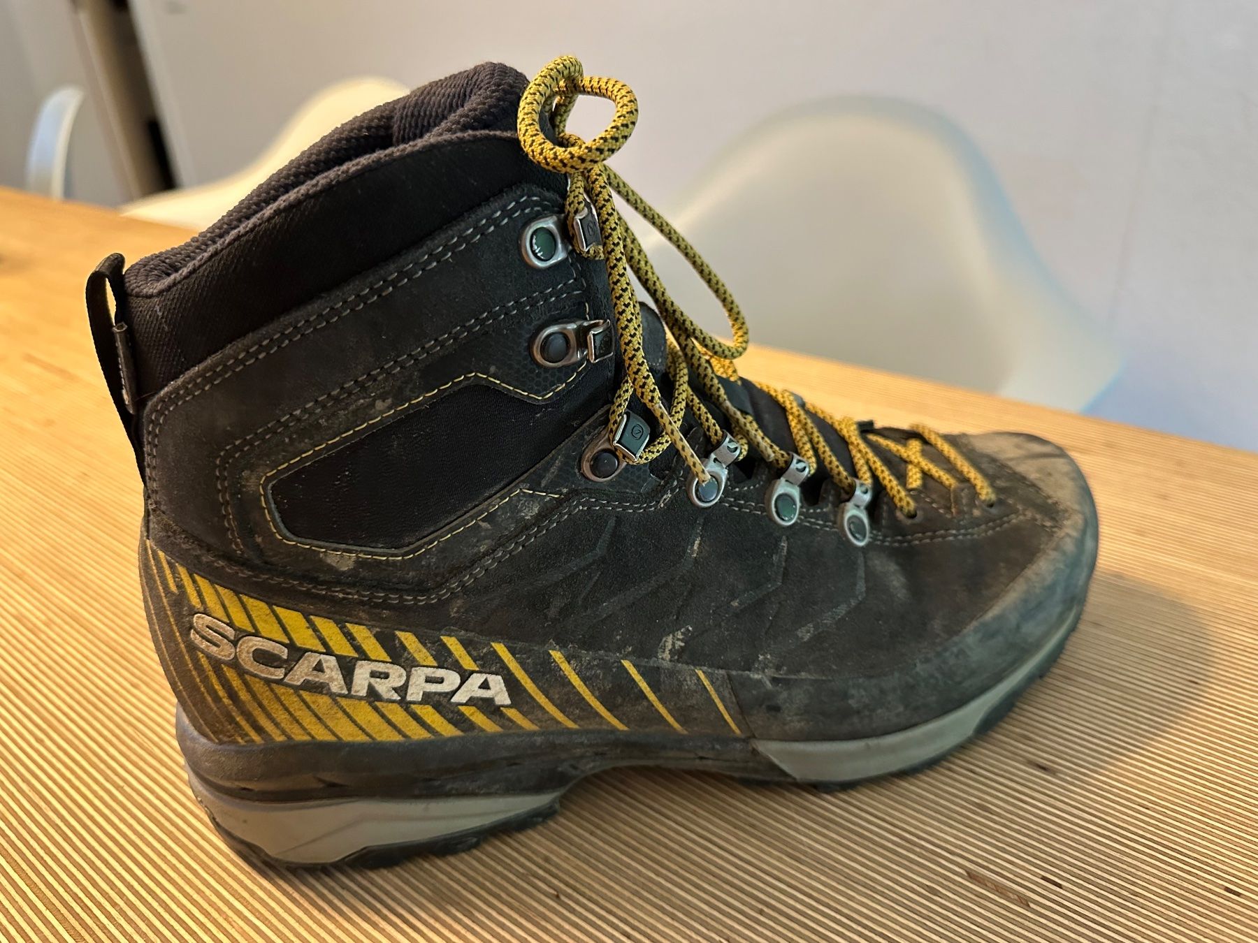 Scarpa Herrenschuhe: Wanderschuh SCARPA schwarz Herren Grösse 43 gebraucht – Gebraucht aus Zürich von Leica9