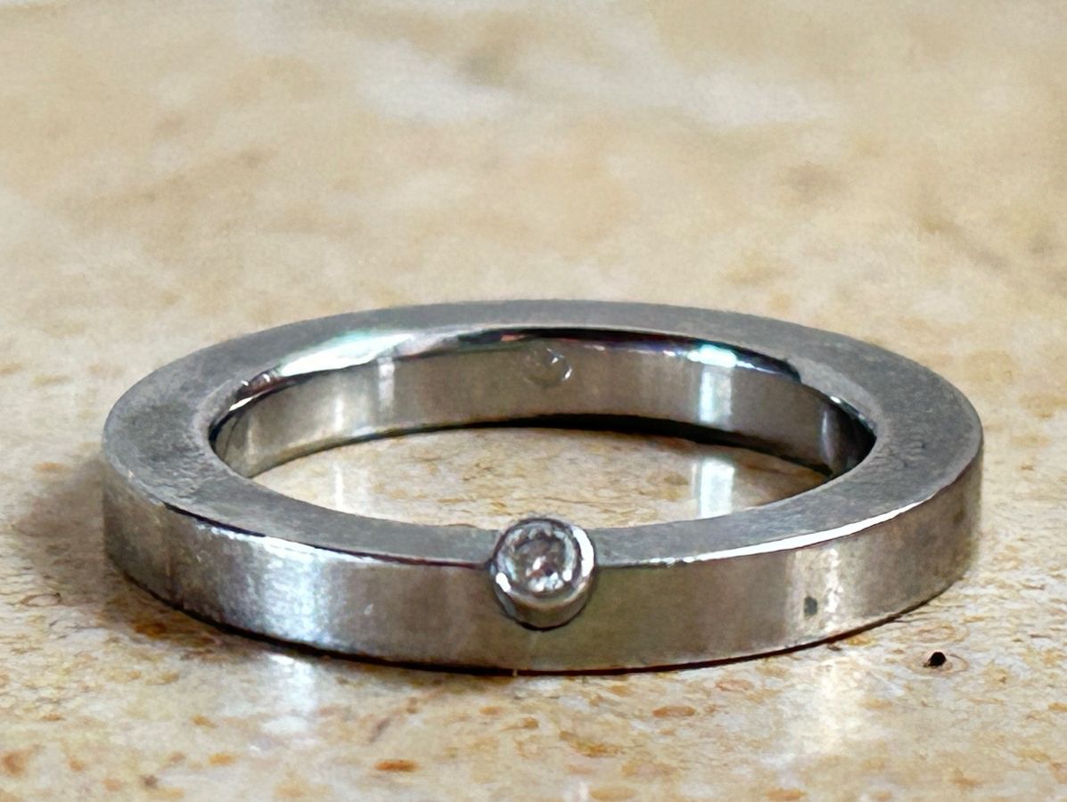 Anelli: Titan oder Edelstahlring mit weissem Stein (51) – Usato da Laufen venduto da Bellebellezza 7